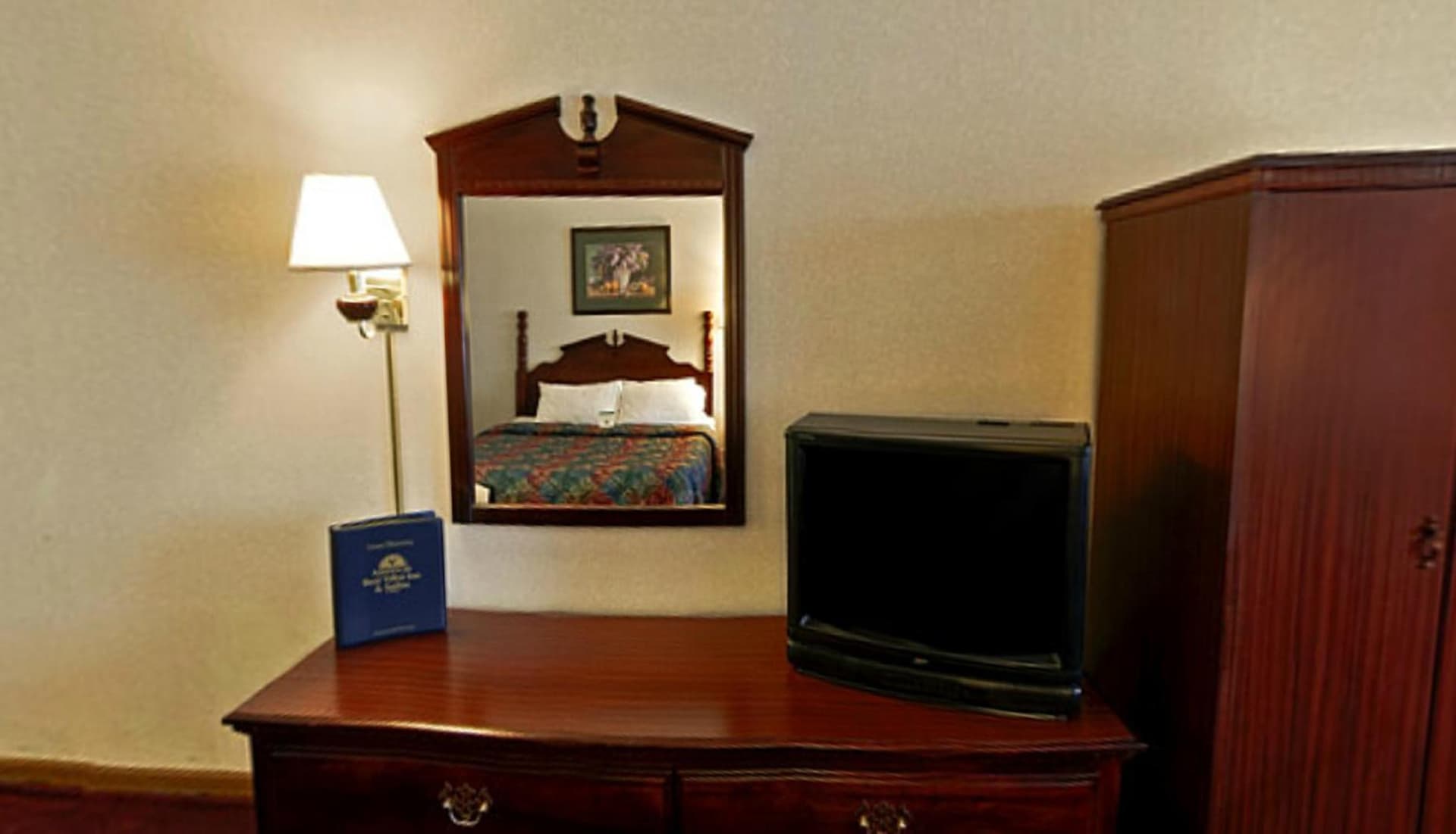 Americas Best Value Inn Waukegan property views in Waukegan, IL — gallery photo 3