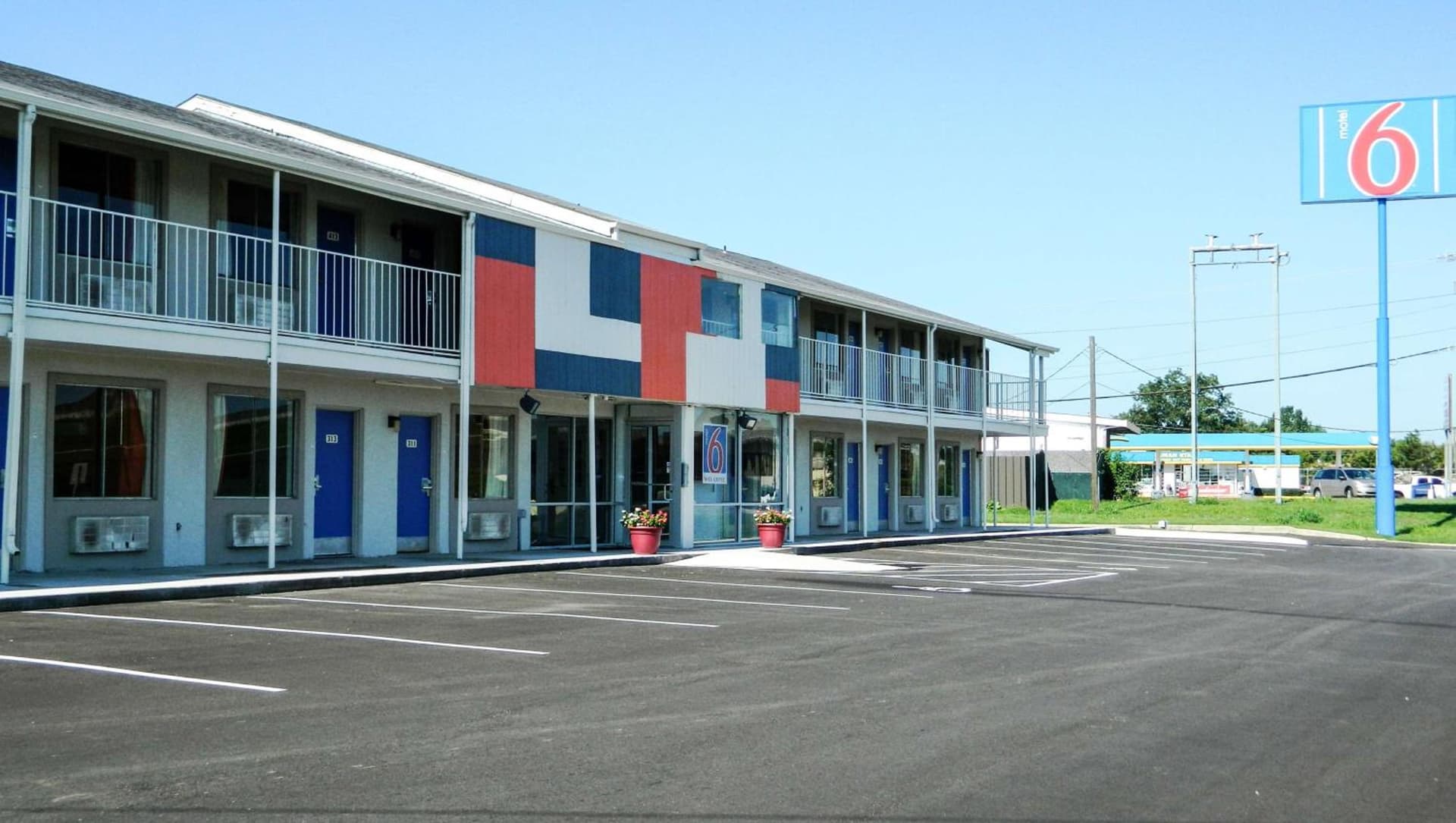 Motel 6-Oklahoma City, OK - Airport East featured exterior or lobby in Oklahoma City, OK — similar hotel