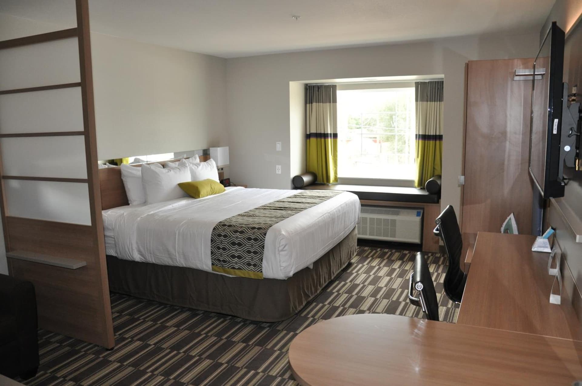 Microtel Inn & Suites by Wyndham Lubbock gallery photo in Lubbock, TX — image 4