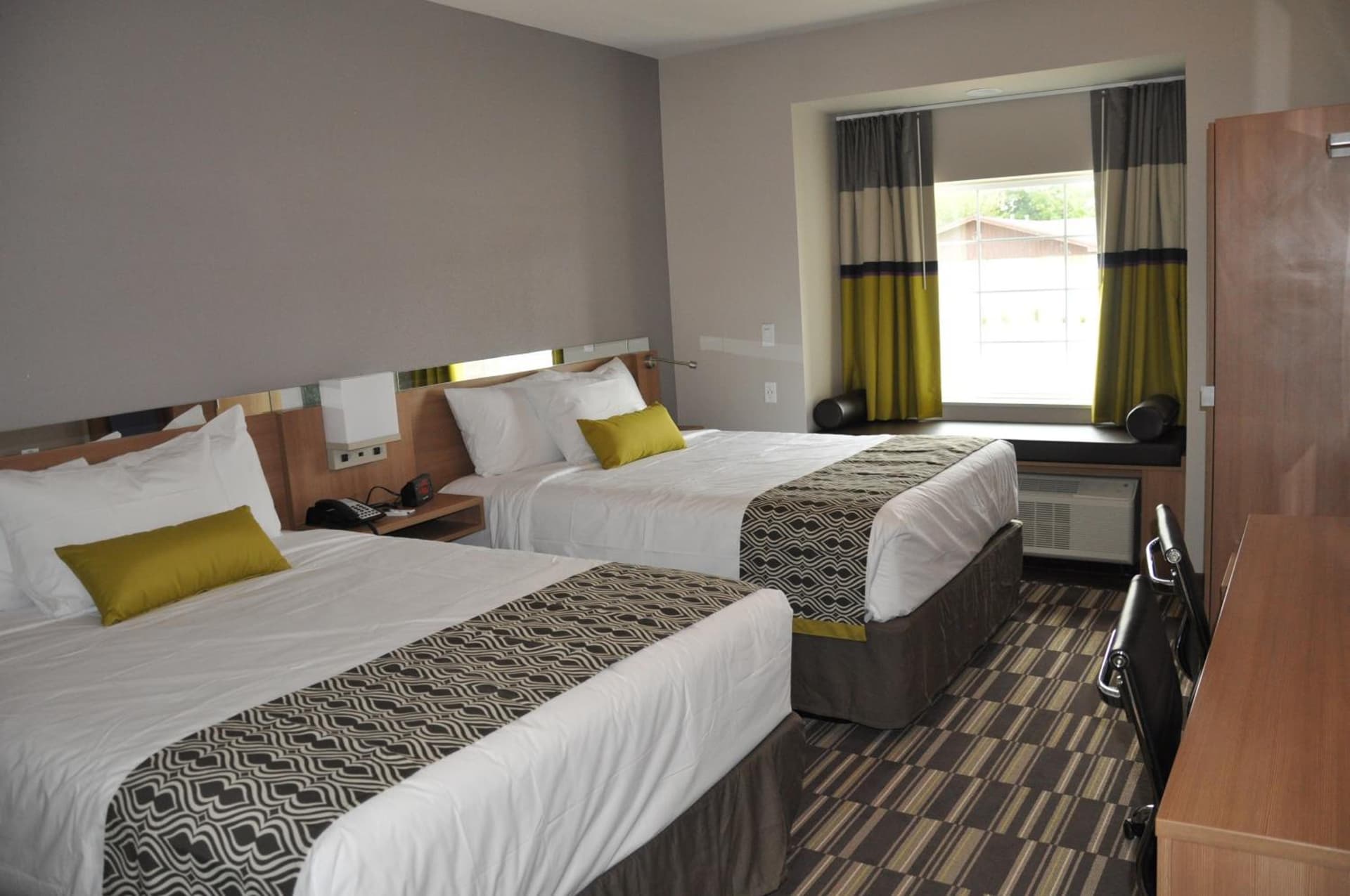 Microtel Inn & Suites by Wyndham Lubbock gallery photo in Lubbock, TX — image 11