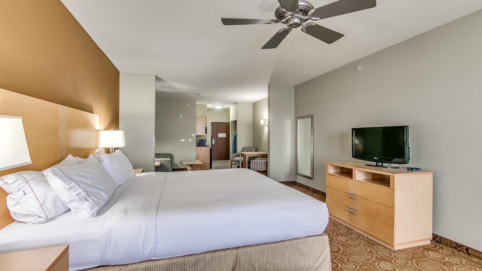 Holiday Inn Express & Suites Lubbock Southwest – Wolfforth by IHG interior in Lubbock, TX — gallery photo 2