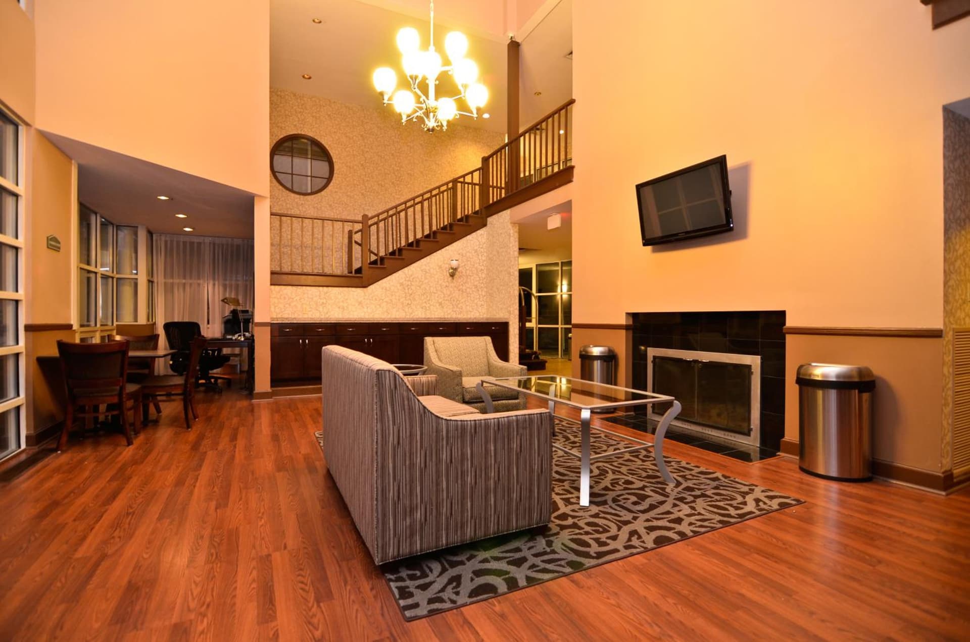 Best Western Plus The Inn & Suites At The Falls gallery photo in Poughkeepsie, NY — image 7