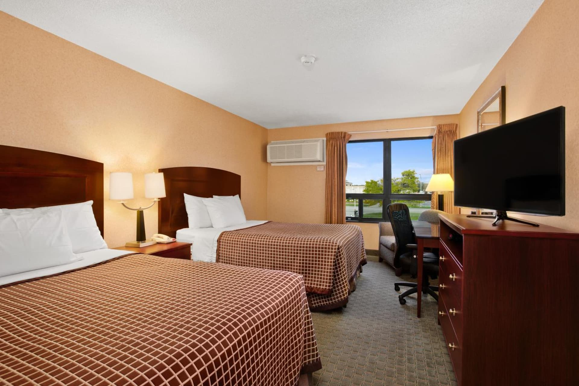 Days Inn by Wyndham Utica property views in Utica, NY — gallery photo 3