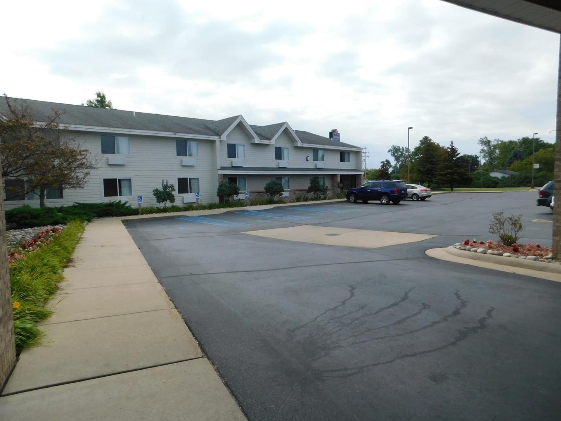 AmericInn by Wyndham Oscoda Near AuSable River interior in Oscoda, MI — gallery photo 2