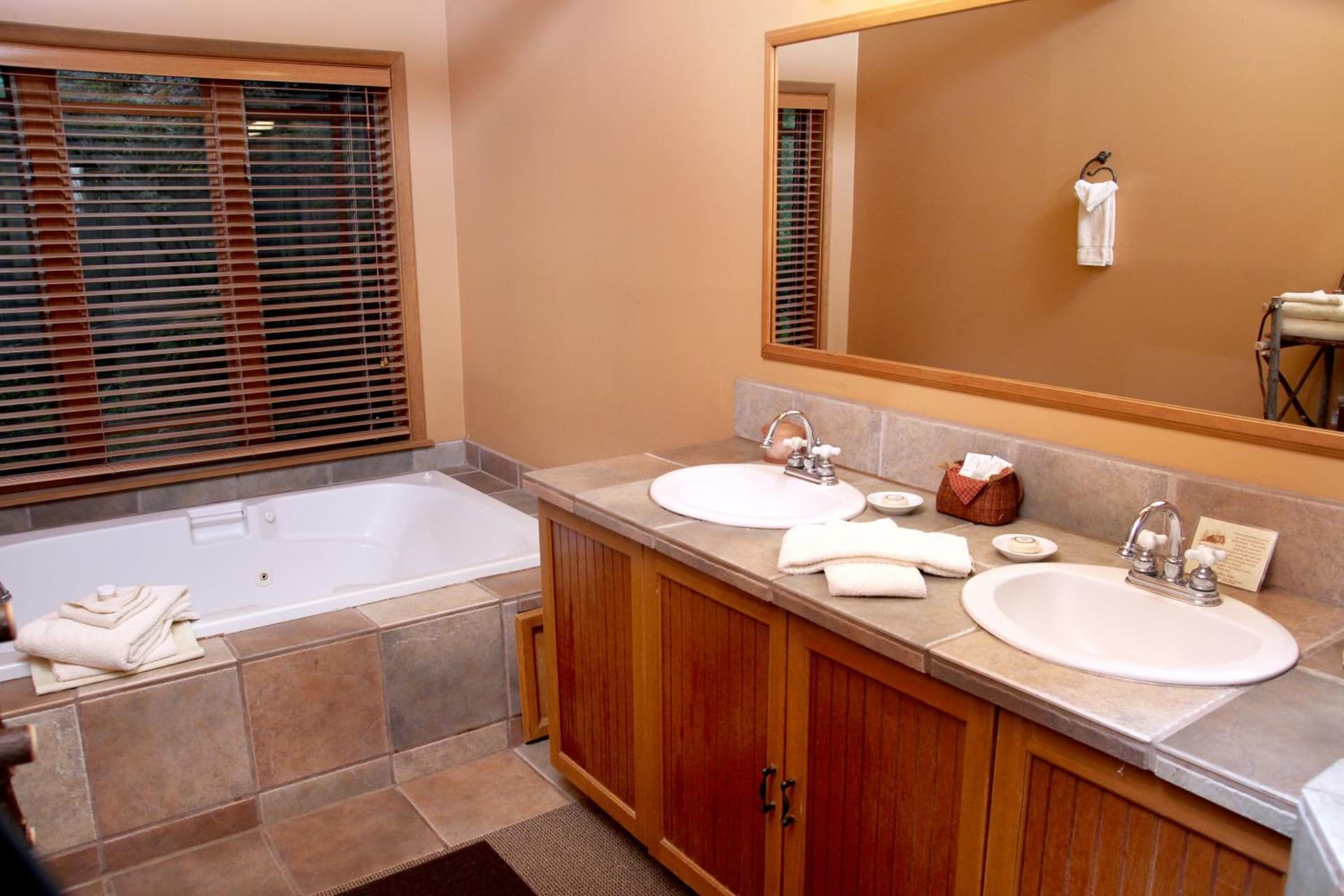 Weasku Inn gallery photo in Grants Pass, OR — image 98