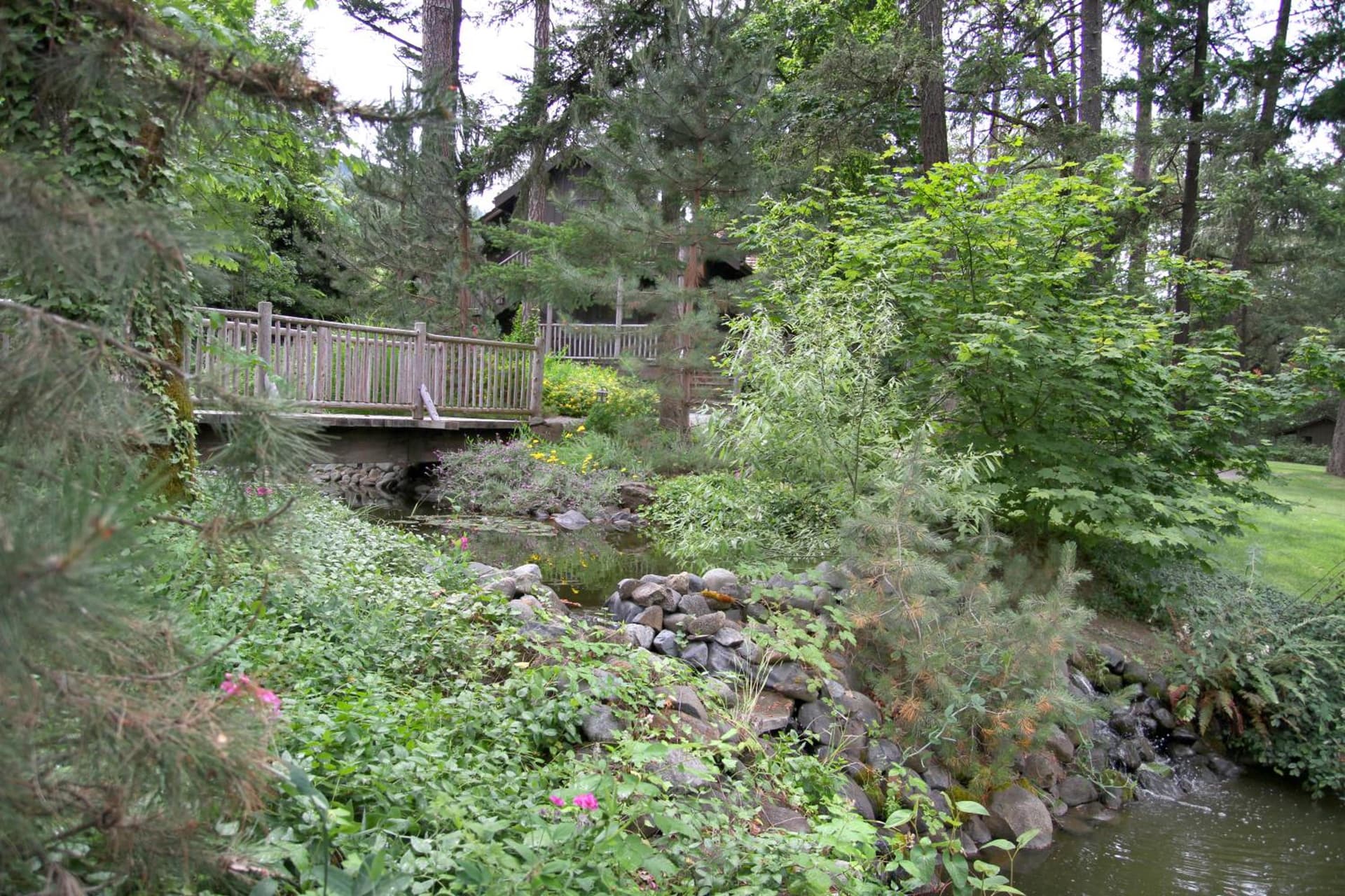 Weasku Inn gallery photo in Grants Pass, OR — image 85