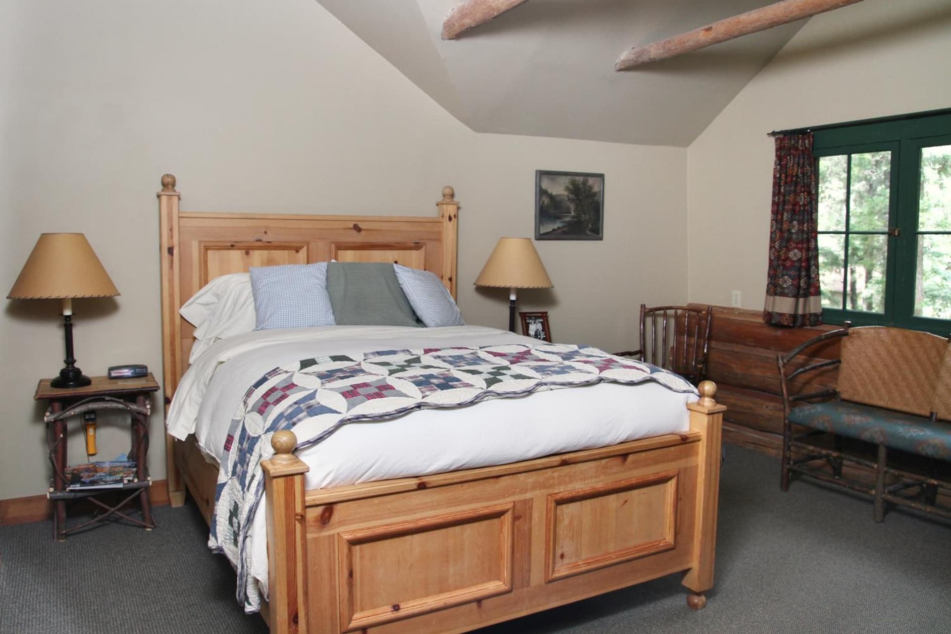 Weasku Inn gallery photo in Grants Pass, OR — image 91