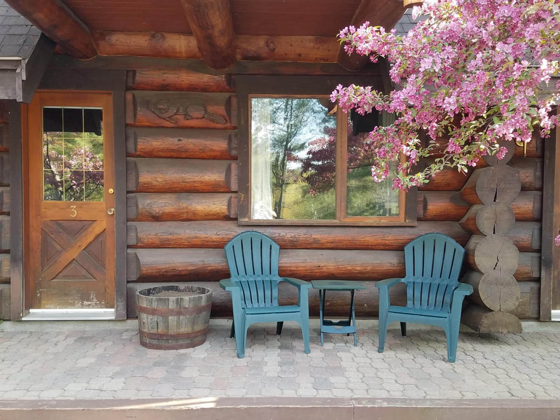 Nootka Lodge interior in Woodsville, NH — gallery photo 2