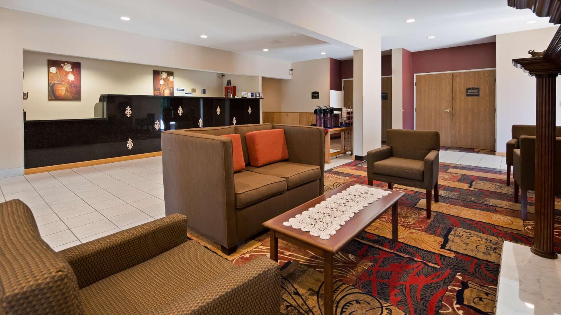 Best Western Plaza Hotel Saugatuck interior in Saugatuck, MI — gallery photo 2
