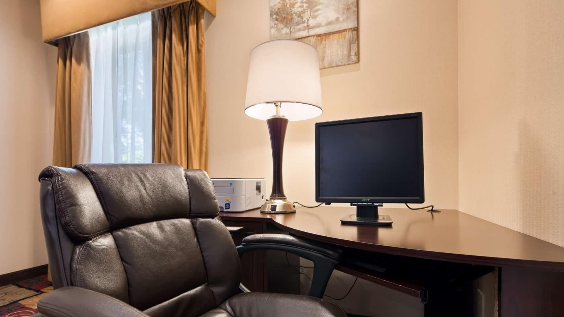 Best Western Plaza Hotel Saugatuck gallery photo in Saugatuck, MI — image 16
