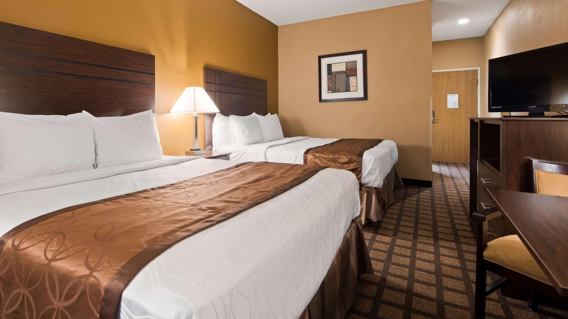 Best Western Plaza Hotel Saugatuck gallery photo in Saugatuck, MI — image 17
