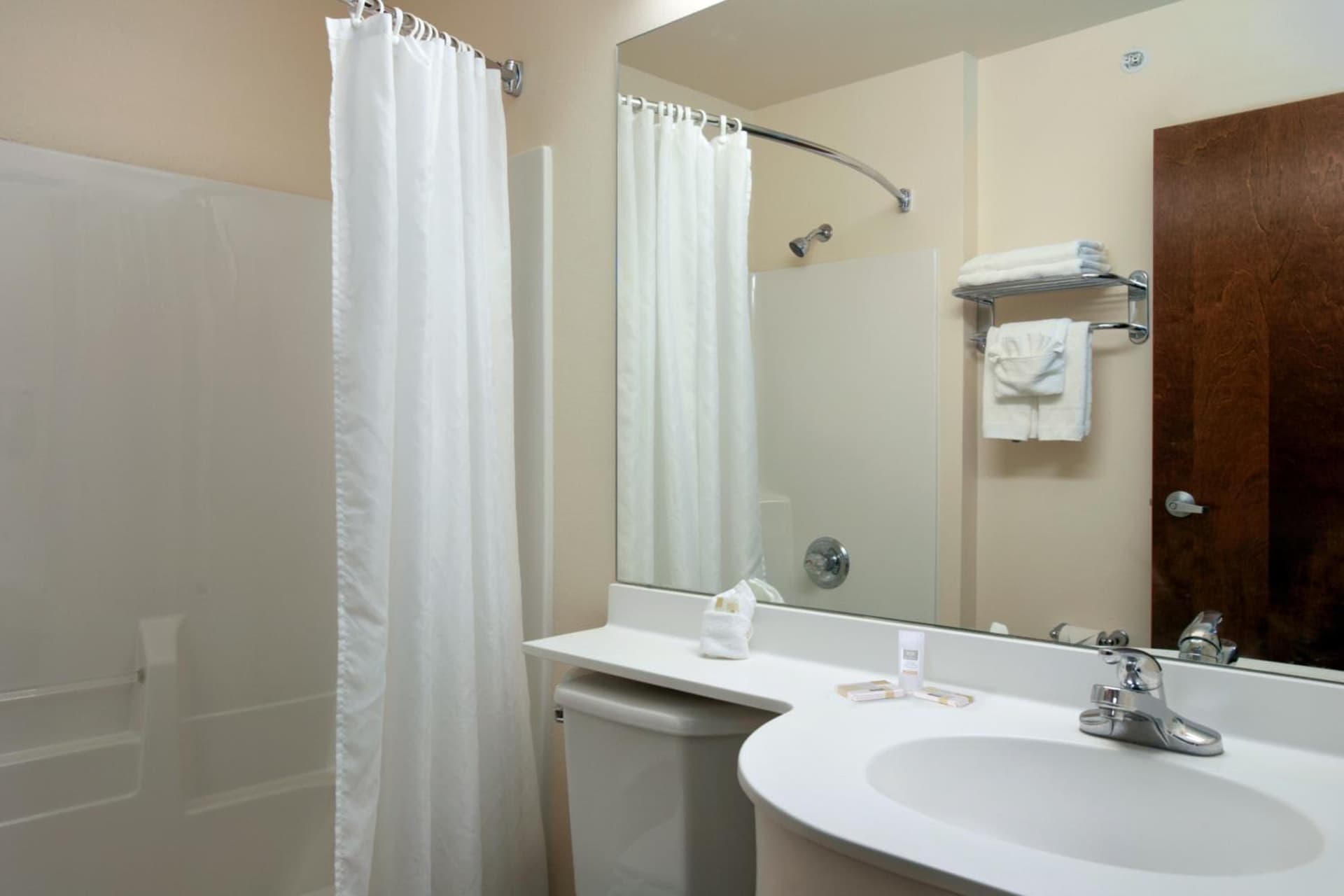 Microtel Inn & Suites by Wyndham Bellevue property views in Bellevue, NE — gallery photo 3