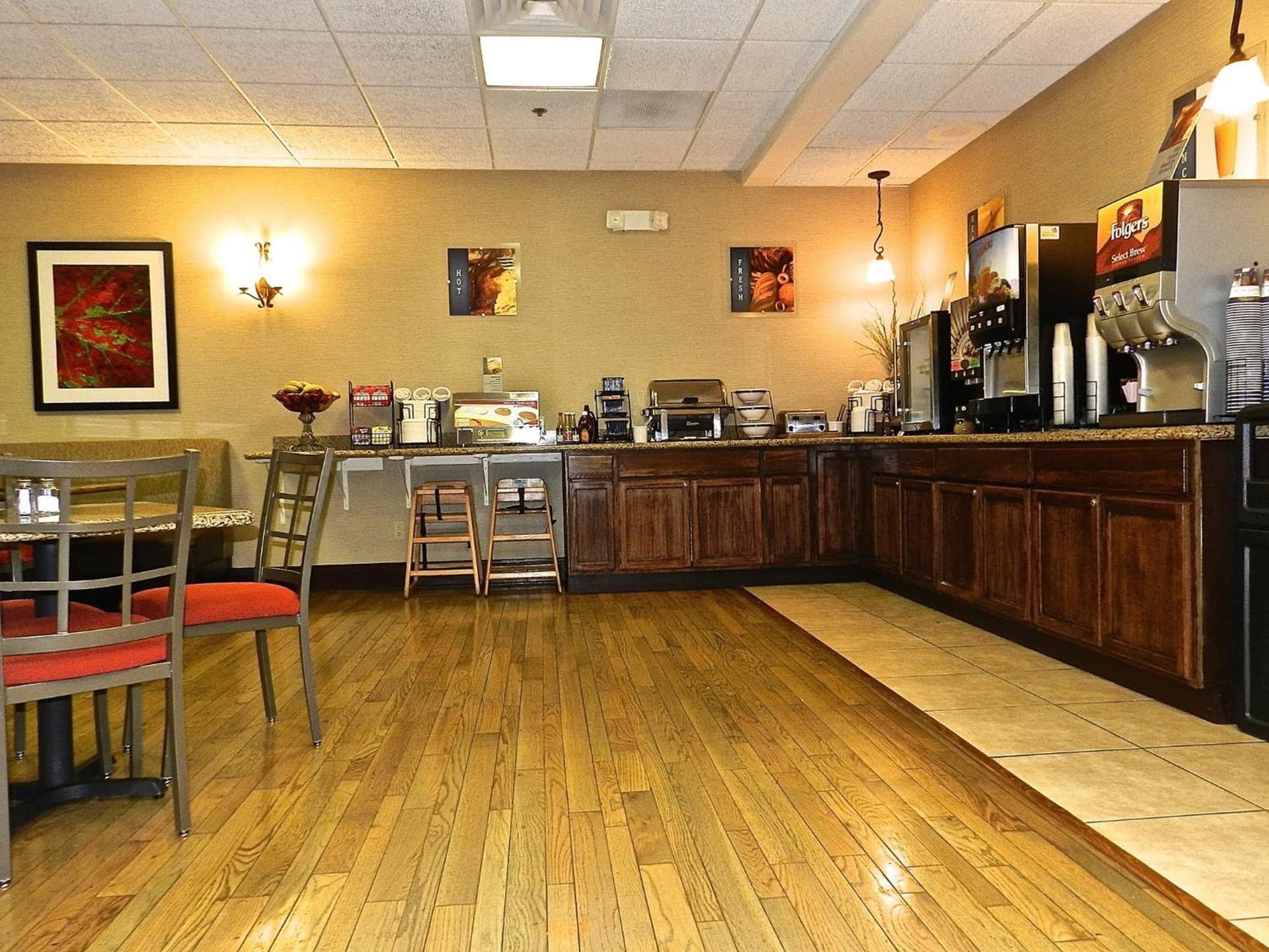 Best Western Park Hotel interior in Warren, OH — gallery photo 2