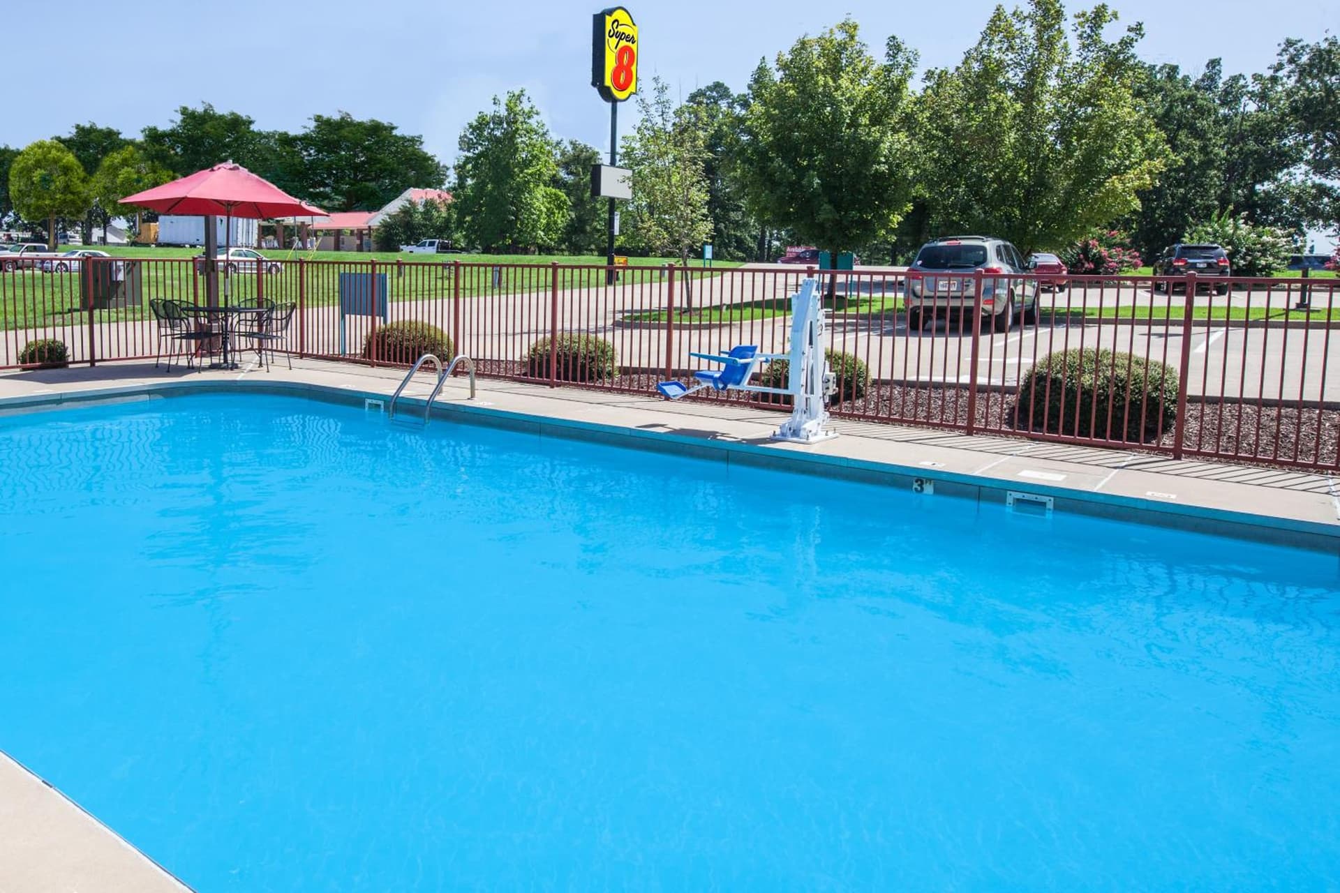 Super 8 by Wyndham Clinton property views in Clinton, AR — gallery photo 3