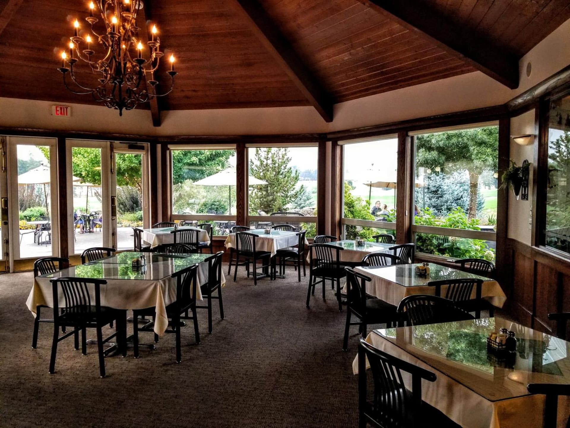 Resort at Eagle Point Golf Club Lodging gallery photo in Medford, OR — image 66