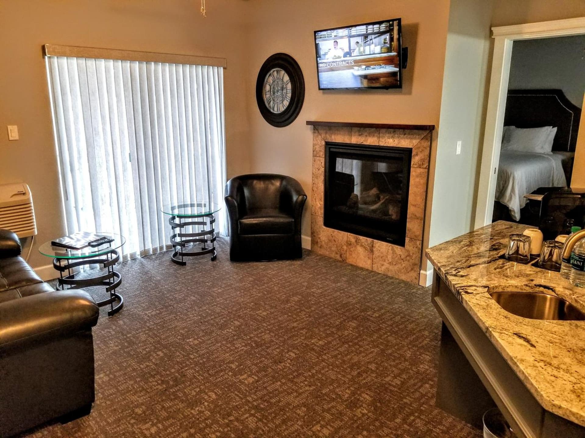 Resort at Eagle Point Golf Club Lodging interior in Medford, OR — gallery photo 2