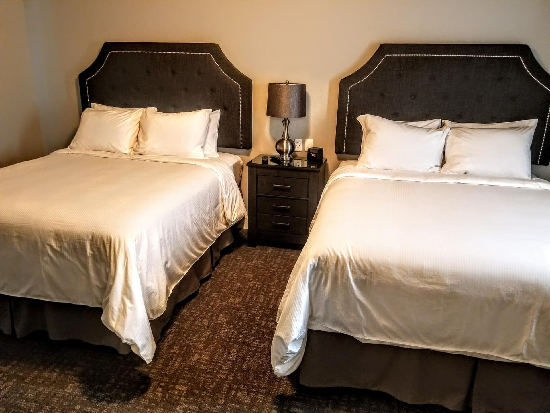 Resort at Eagle Point Golf Club Lodging gallery photo in Medford, OR — image 25
