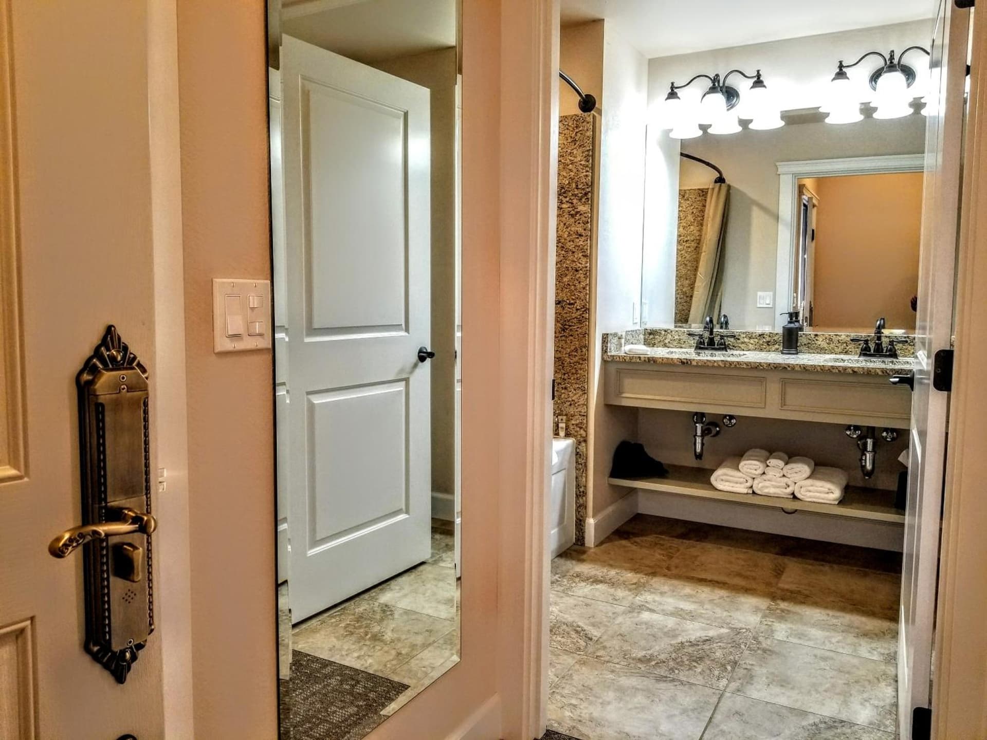 Resort at Eagle Point Golf Club Lodging gallery photo in Medford, OR — image 51