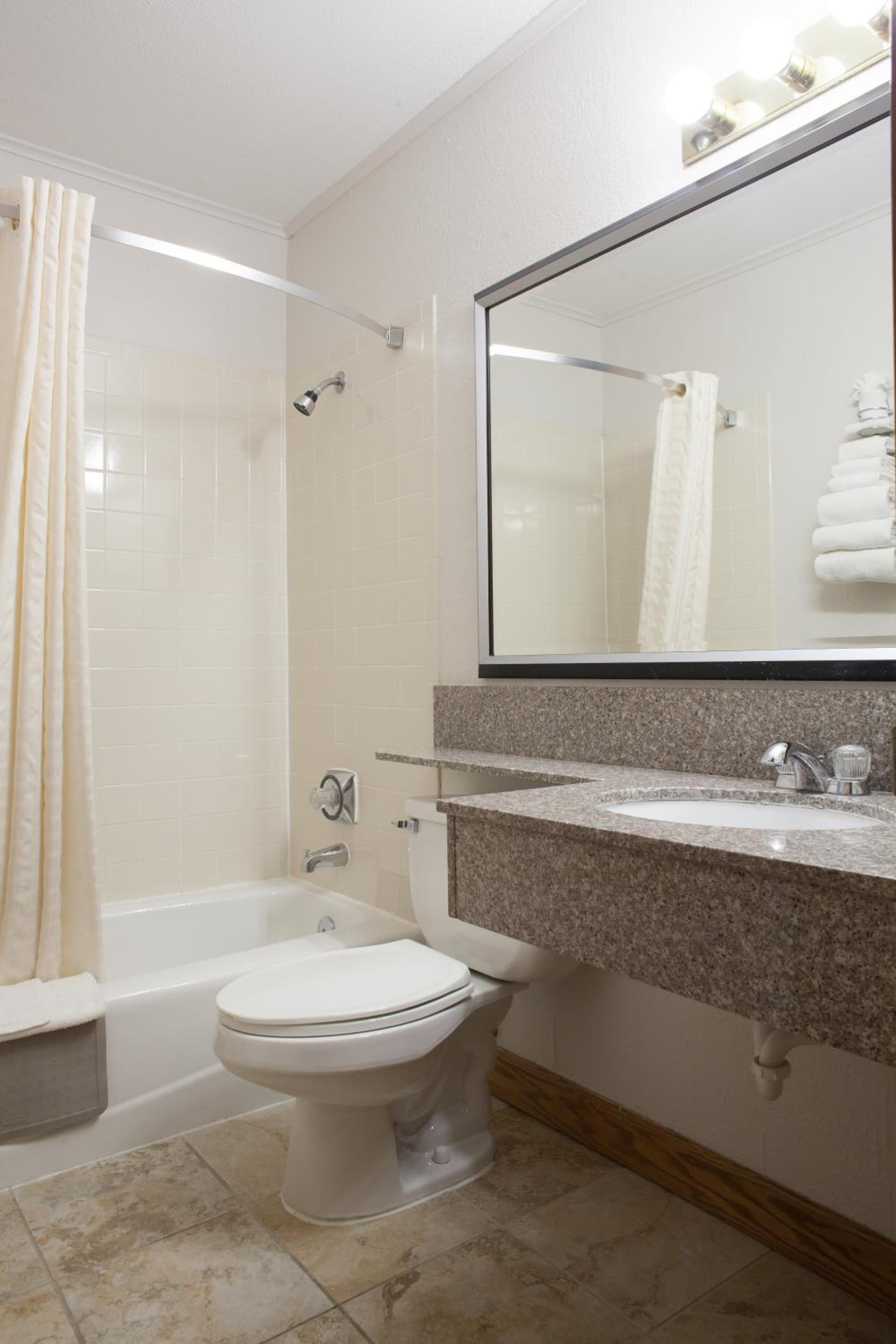Heartland Inn Coralville gallery photo in Coralville, IA — image 13