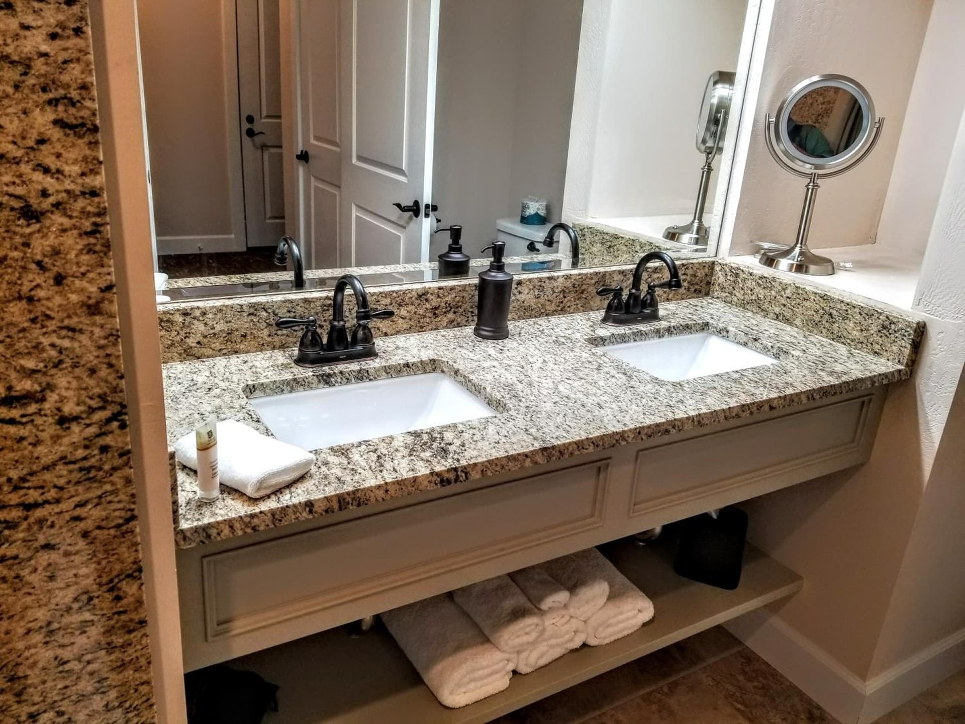 Resort at Eagle Point Golf Club Lodging gallery photo in Medford, OR — image 30