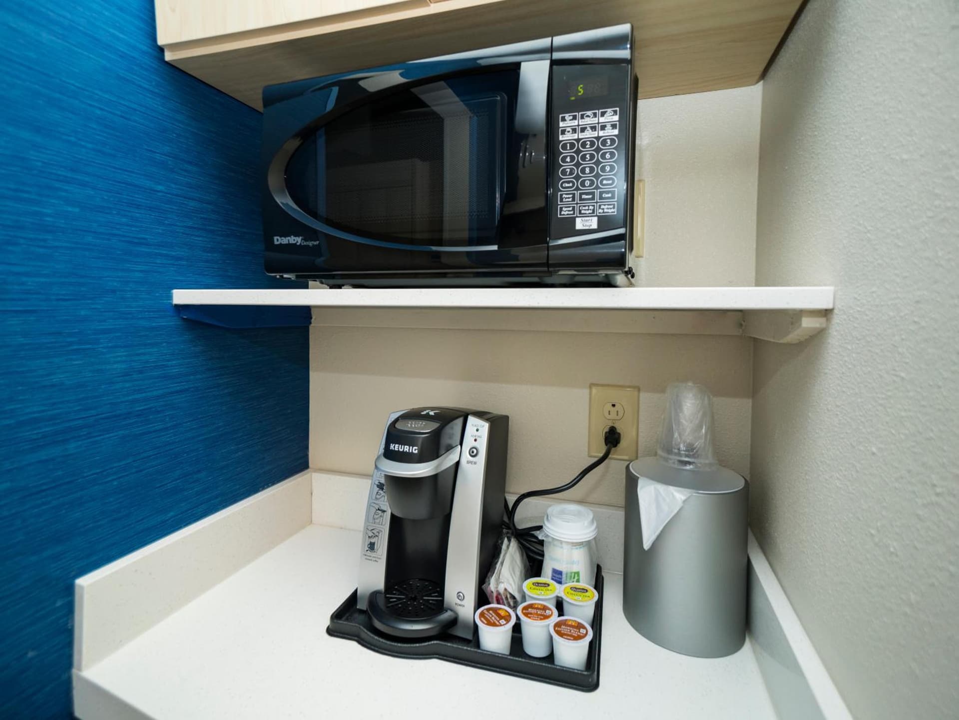 Holiday Inn Express & Suites - Southaven Central - Memphis by IHG interior in Southaven, MS — gallery photo 2