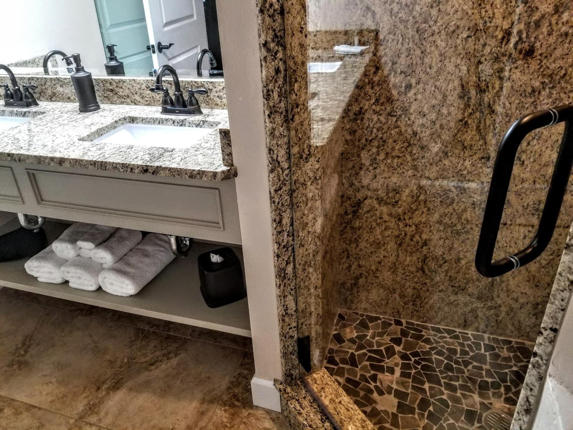 Resort at Eagle Point Golf Club Lodging gallery photo in Medford, OR — image 68