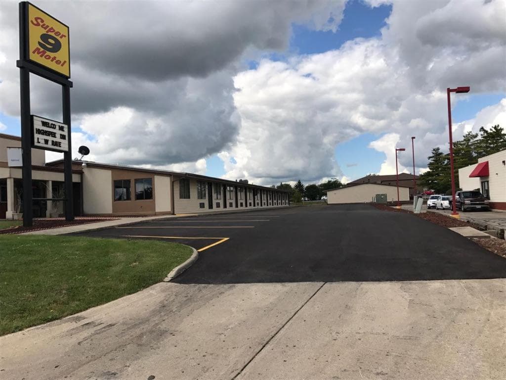Super 9 Motel Troy — hotel in Troy, Ohio