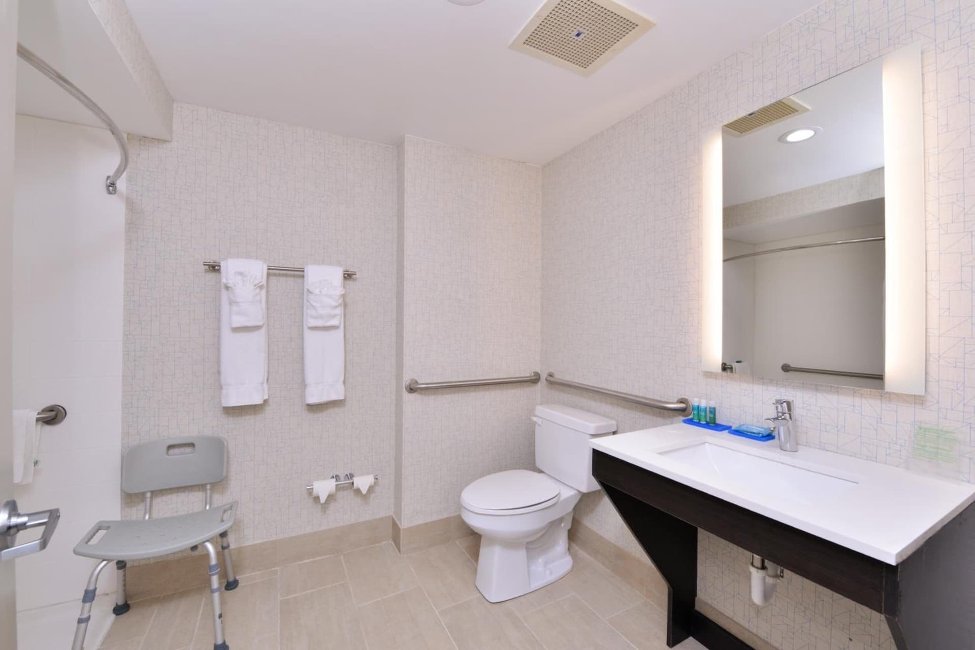 Holiday Inn Express Mystic by IHG gallery photo in Mystic, CT — image 7