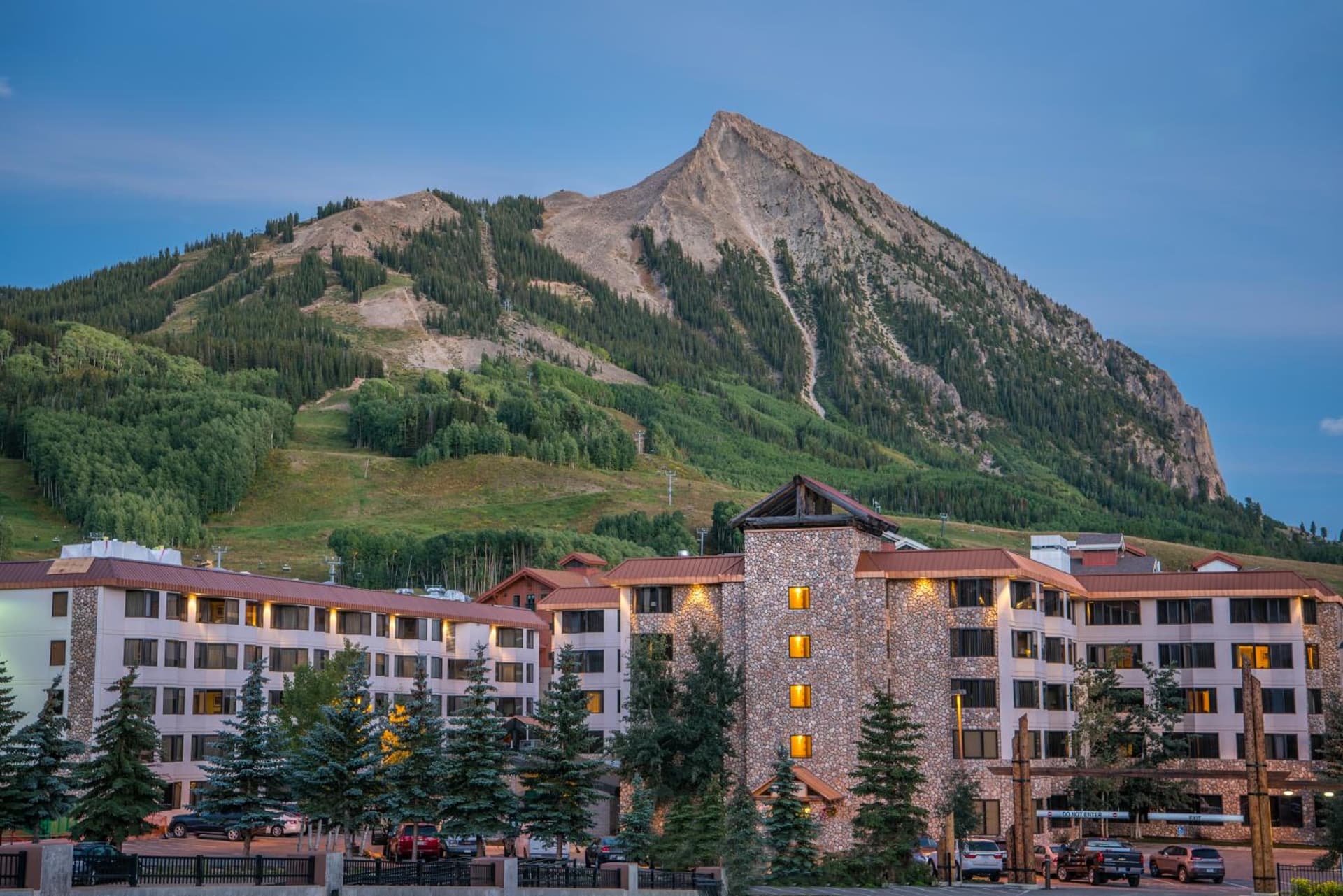 The Grand Lodge, A Vail Resorts Property interior in Mount Crested Butte, CO — gallery photo 2