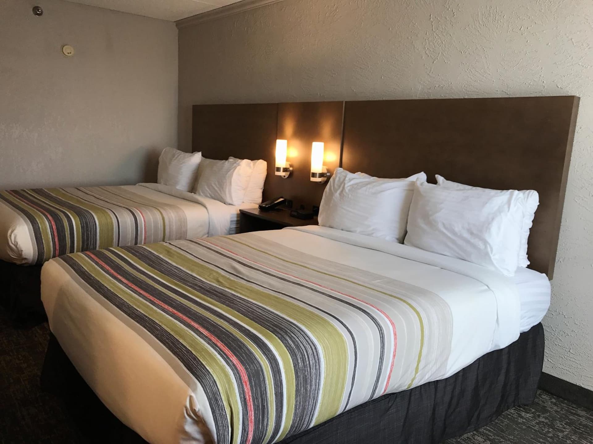 Country Inn & Suites by Radisson, Mt Pleasant-Racine West, WI gallery photo in Sturtevant, WI — image 23