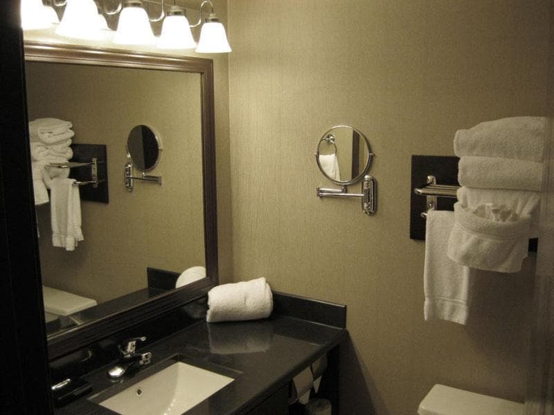 Causeway Bay Hotel gallery photo in Lansing, MI — image 54