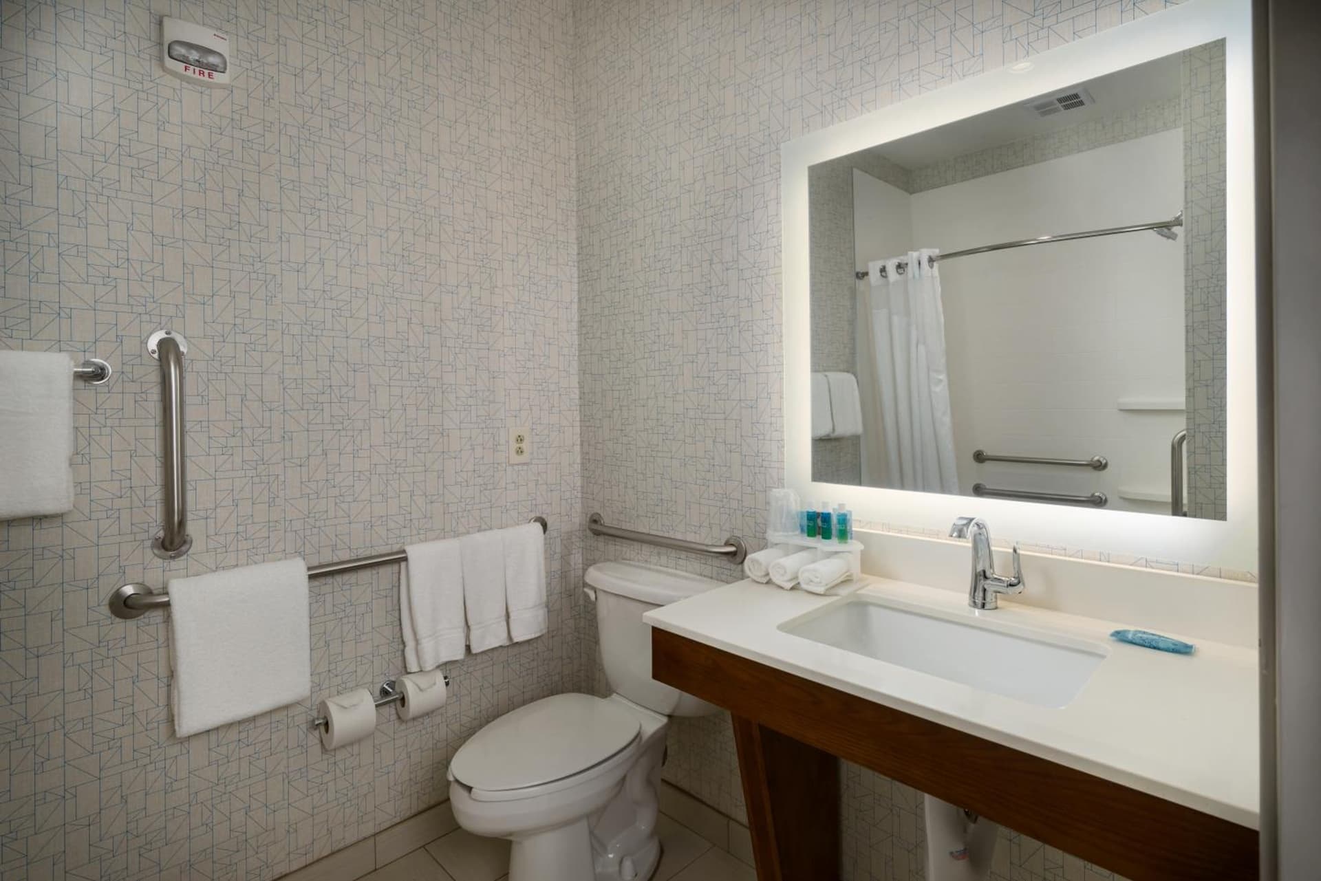 Holiday Inn Express Lawrence by IHG gallery photo in Lawrence, KS — image 12