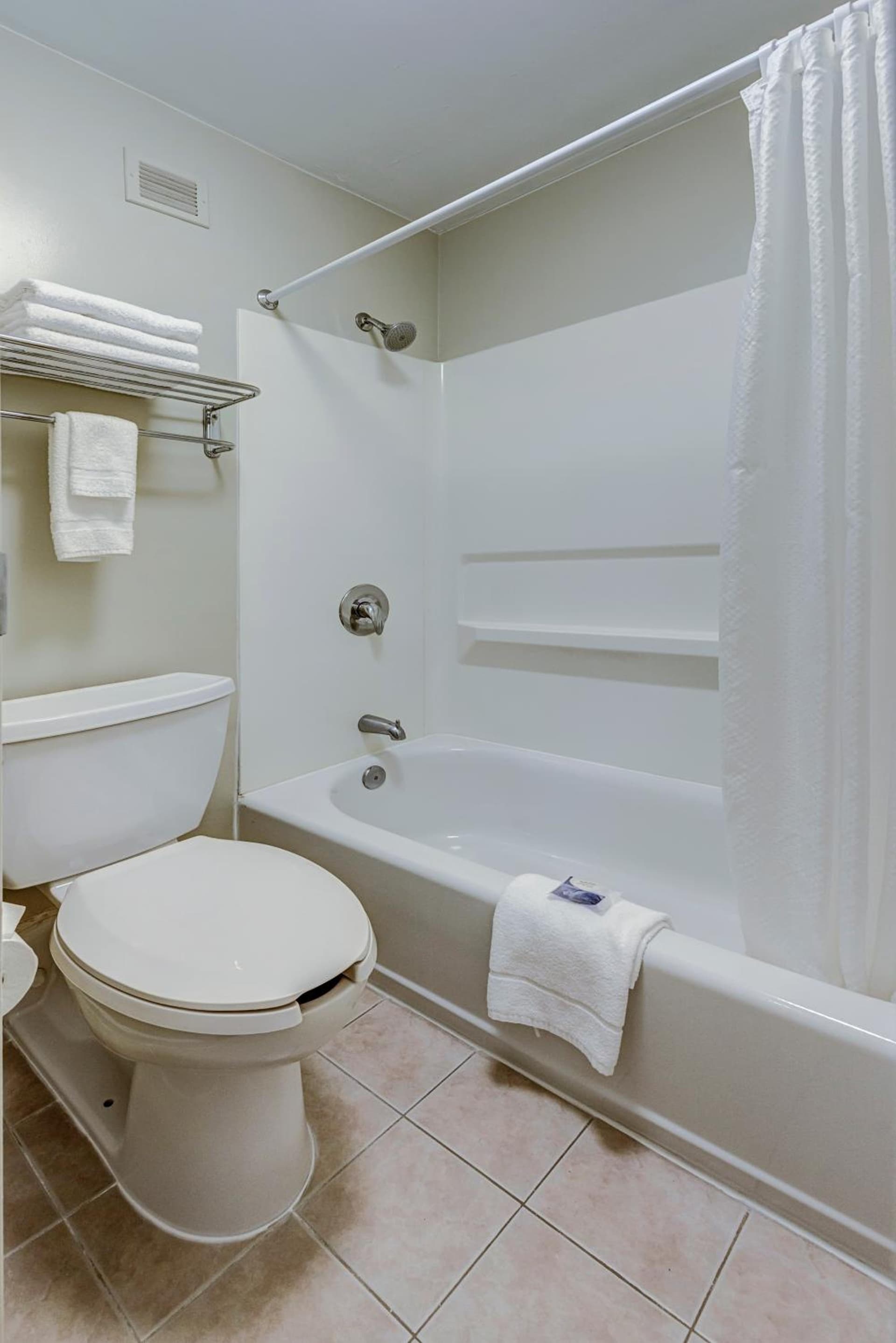University Inn Duke gallery photo in Durham, NC — image 16