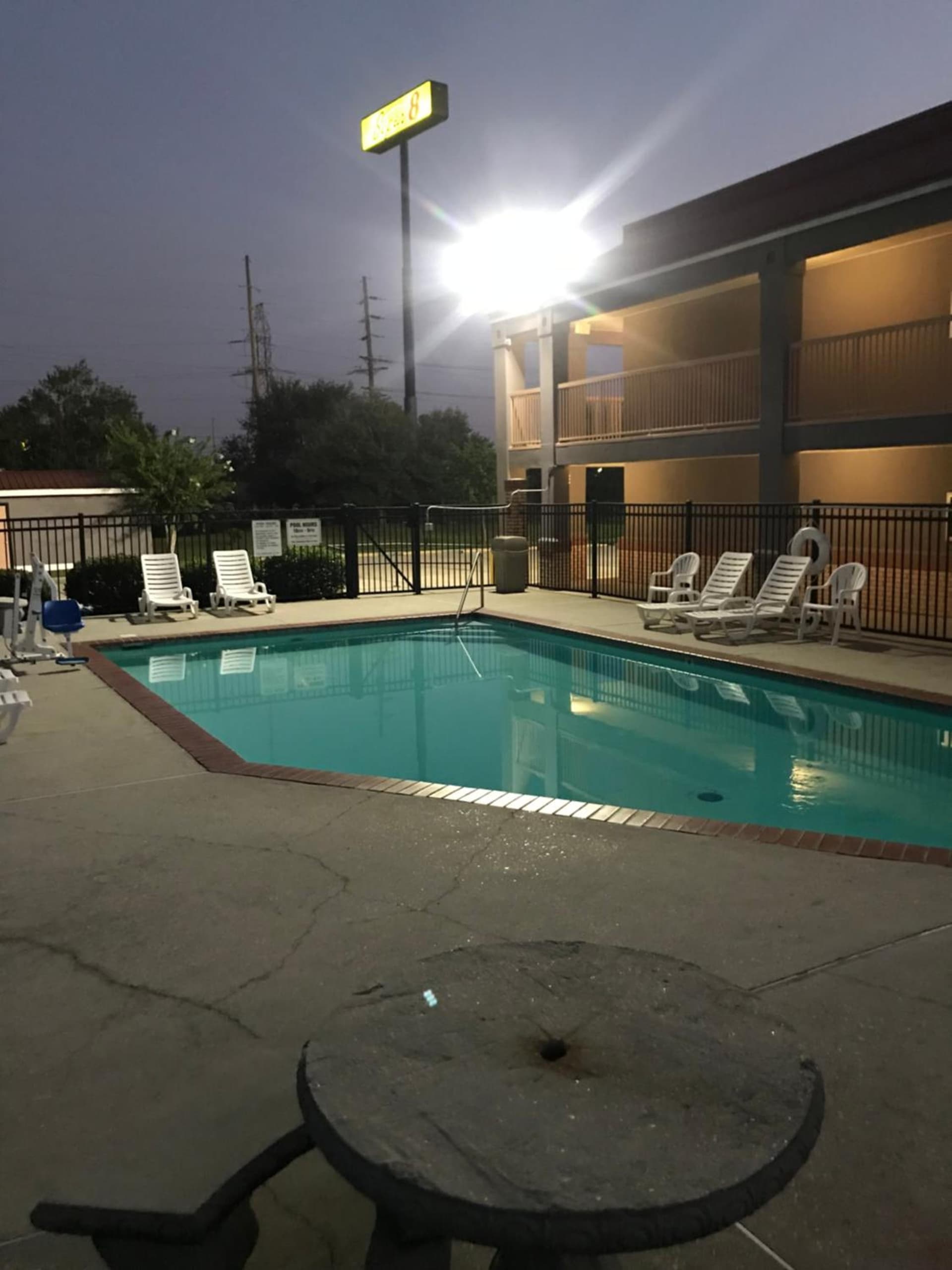 Super 8 by Wyndham Slidell gallery photo in Slidell, LA — image 21