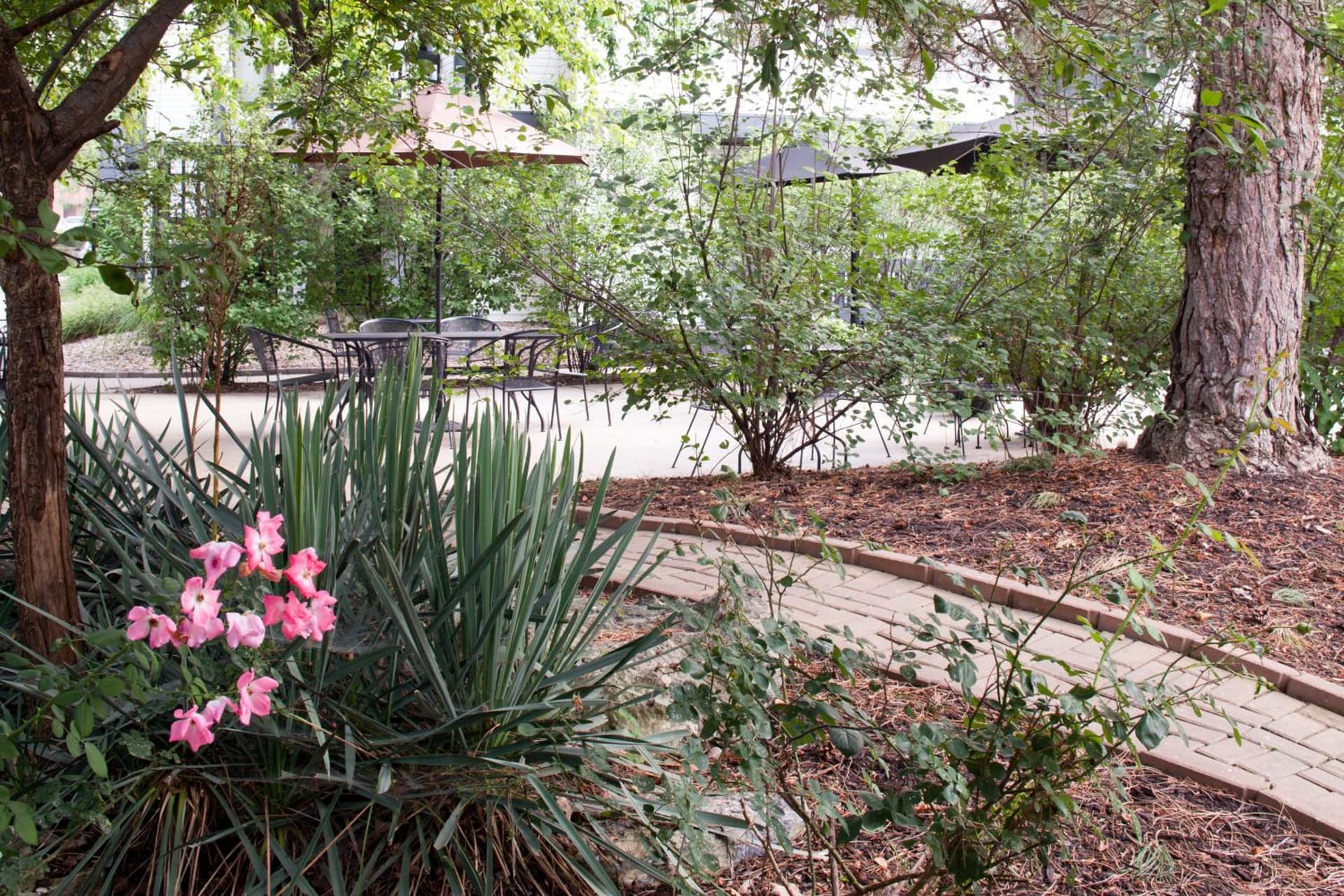 Annabell Gardens gallery photo in Lincoln, NE — image 45