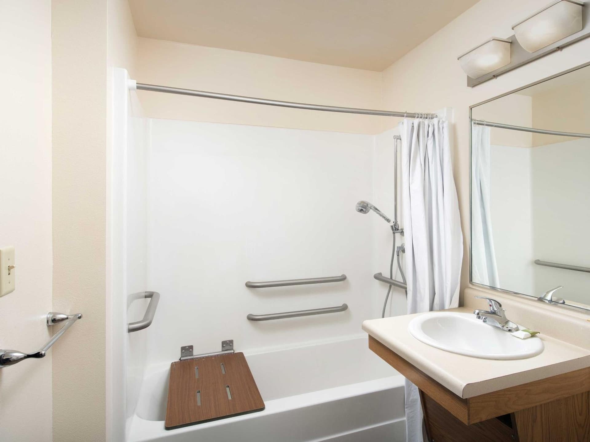 Extended Stay America Select Suites - Salt Lake City - West Valley City property views in West Valley City, UT — gallery photo 3