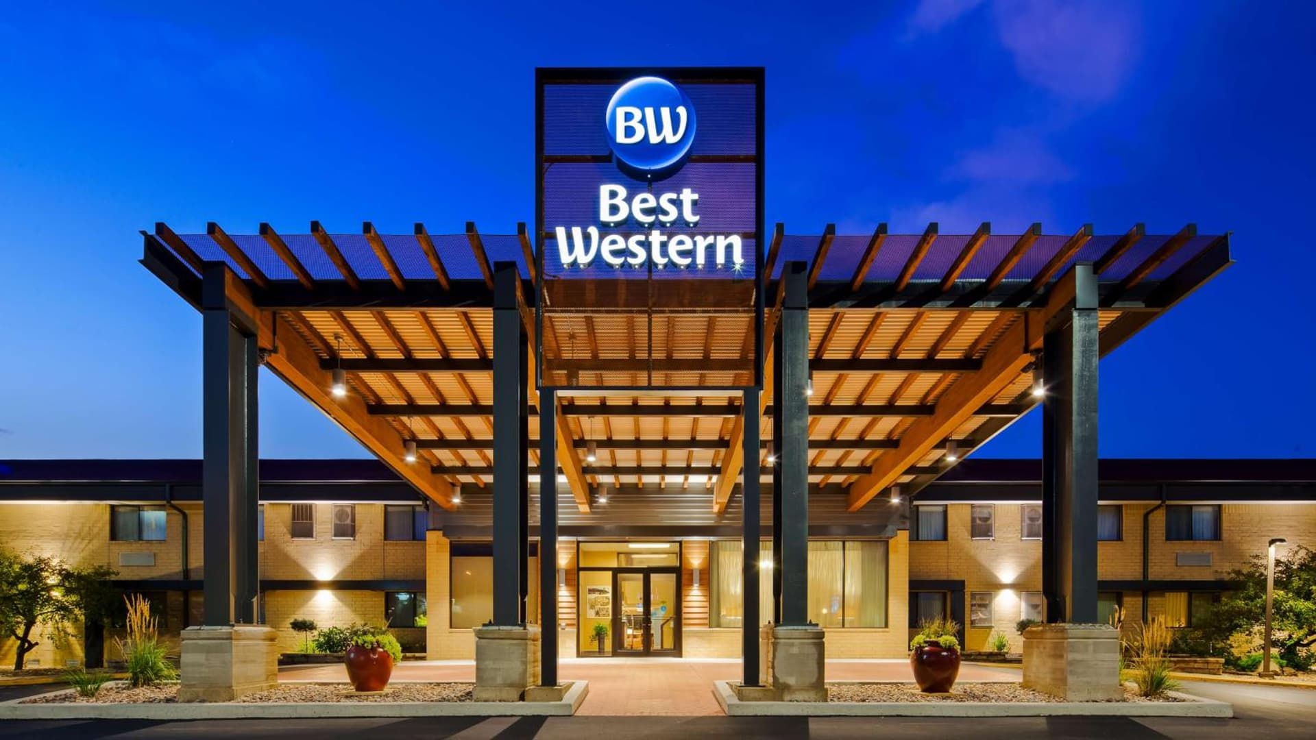 Best Western West Towne Suites featured exterior or lobby in Madison, WI — similar hotel