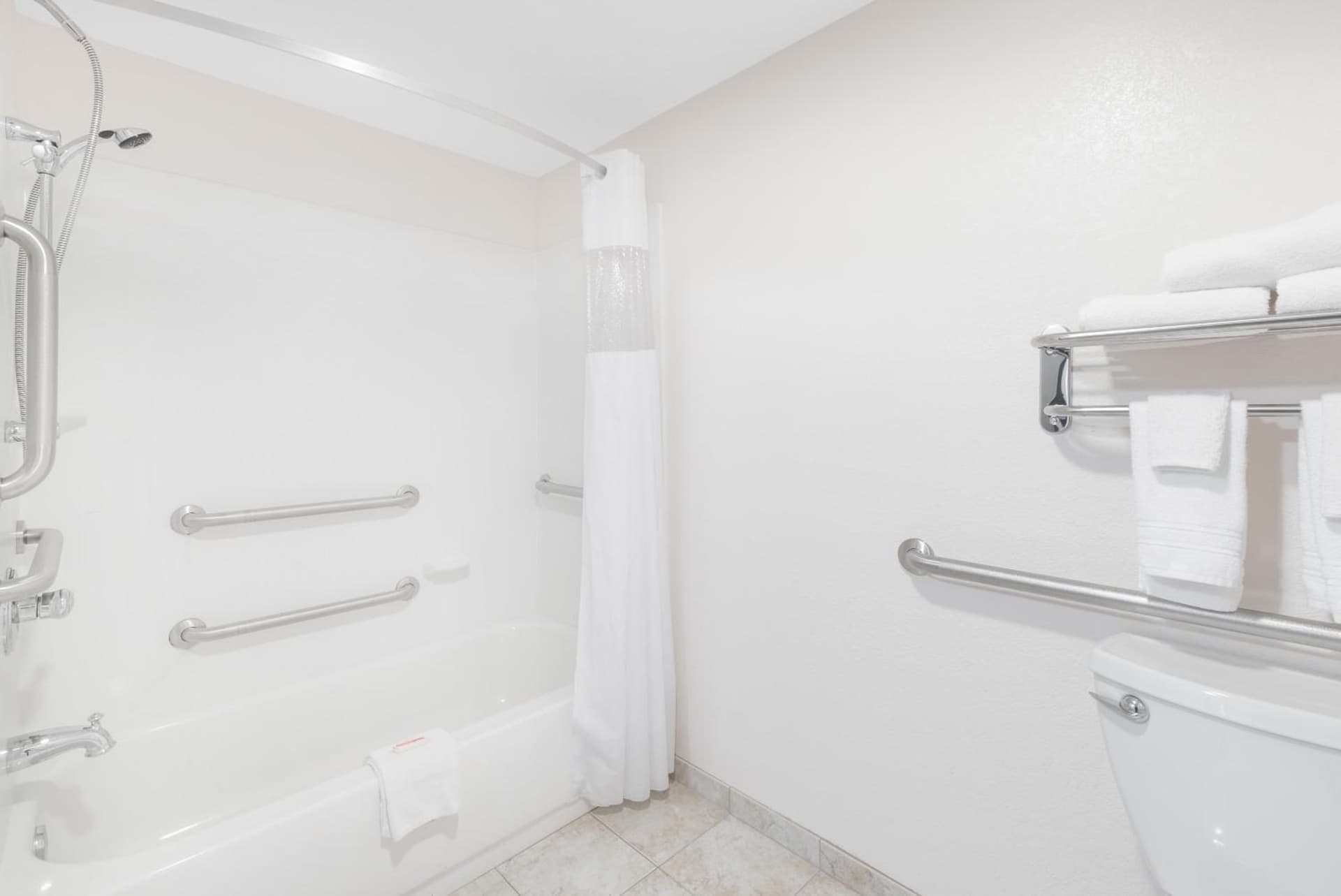 Days Inn by Wyndham Bismarck gallery photo in Bismarck, ND — image 22