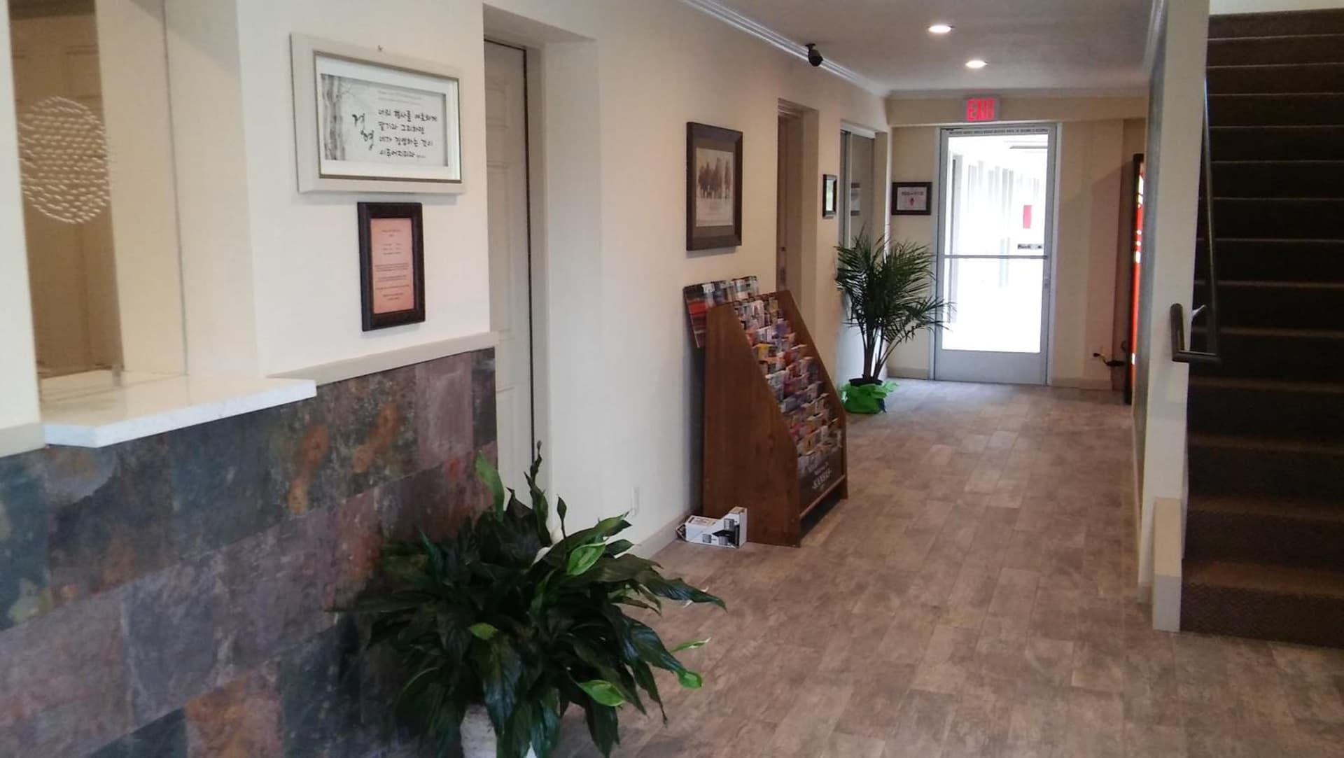 Great Western Inn interior in Junction City, KS — gallery photo 2