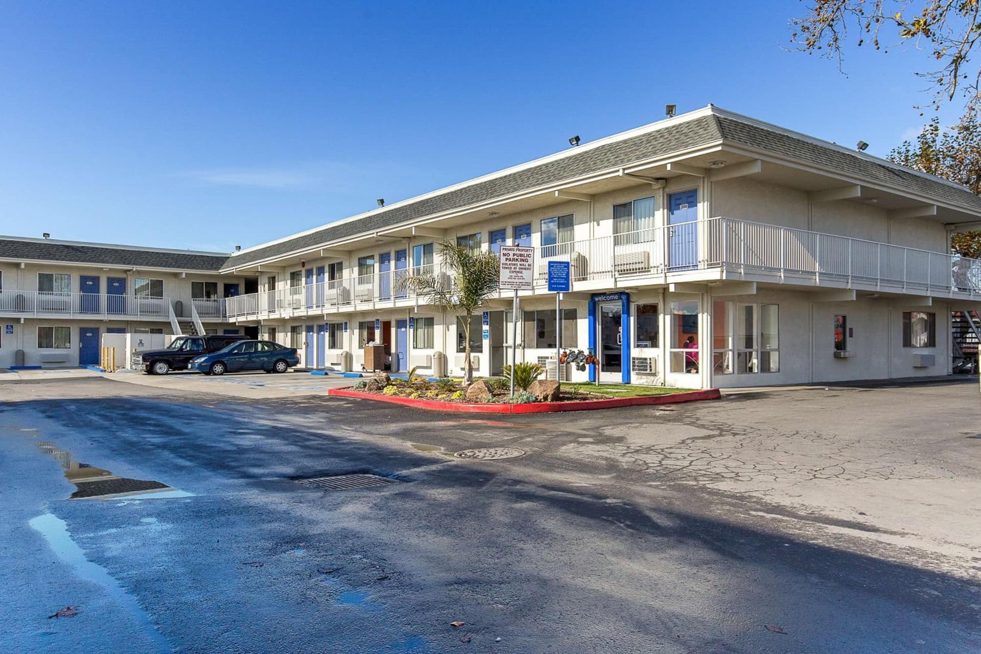 Motel 6 Hayward, CA- Silicon Valley Gateway featured exterior or lobby in Hayward, CA — similar hotel
