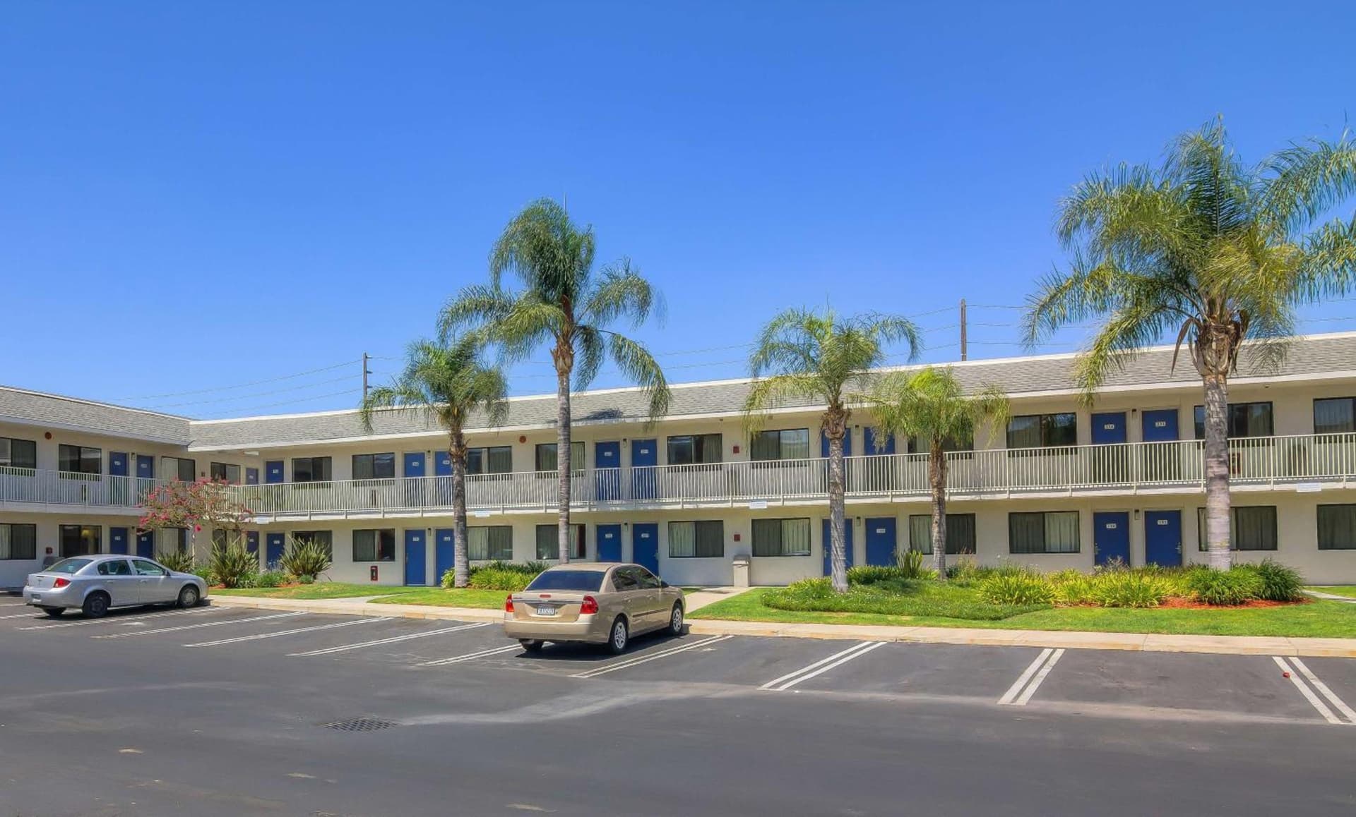 Vagabond Inn Sylmar featured exterior or lobby in Sylmar, CA — similar hotel