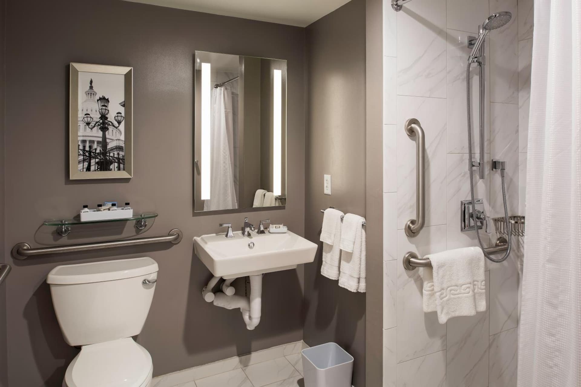 Phoenix Park Hotel gallery photo in Washington, DC — image 11