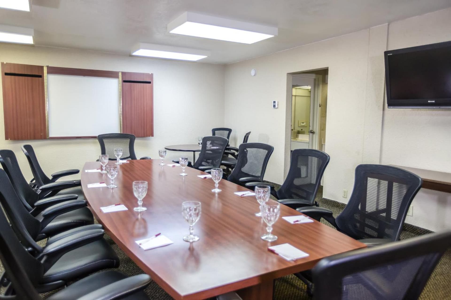 Ramada by Wyndham Jacksonville Hotel & Conference Center gallery photo in Jacksonville, FL — image 55