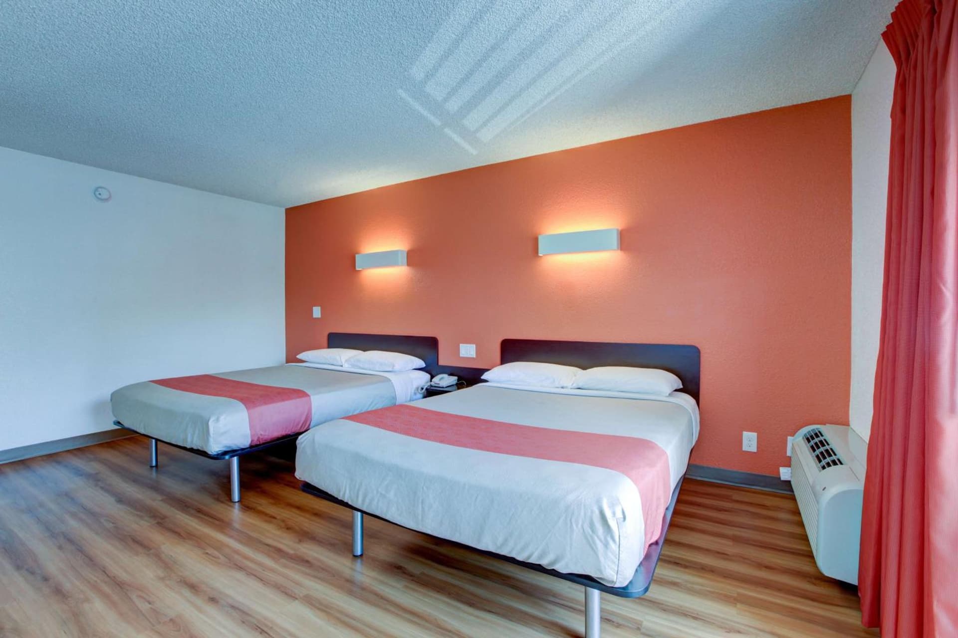 Motel 6-Santa Ana, CA - Irvine - Orange County Airport gallery photo in Santa Ana, CA — image 44