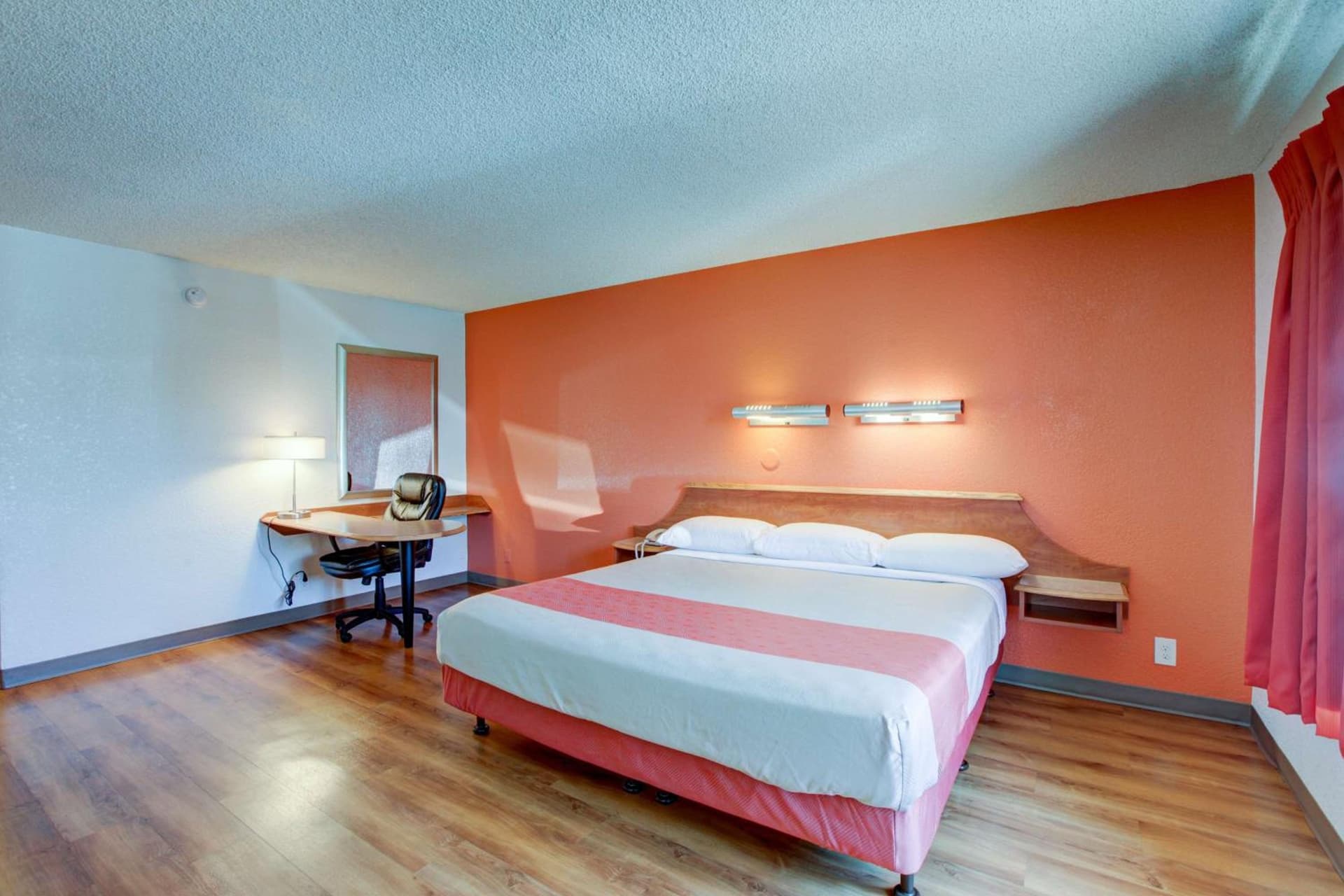 Motel 6-Santa Ana, CA - Irvine - Orange County Airport gallery photo in Santa Ana, CA — image 34