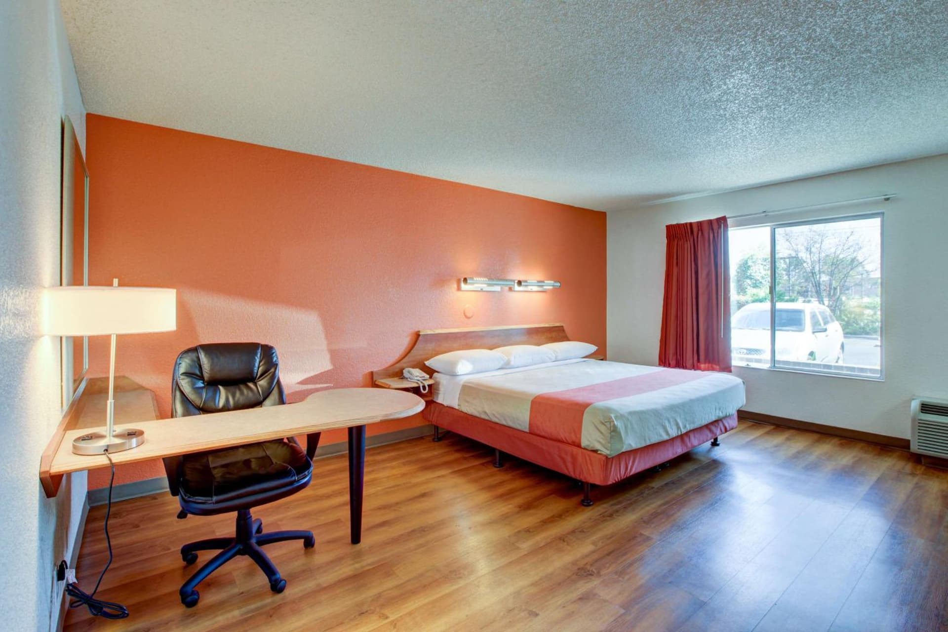 Motel 6-Santa Ana, CA - Irvine - Orange County Airport gallery photo in Santa Ana, CA — image 6