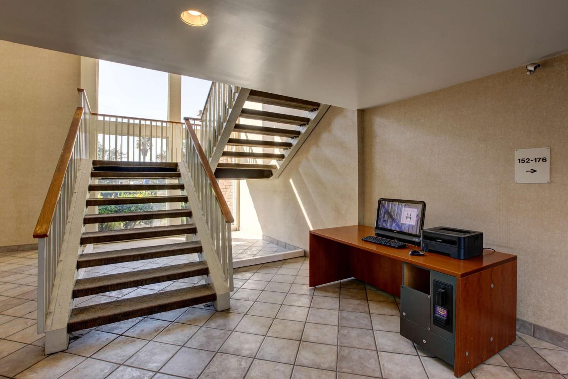 Motel 6-Santa Ana, CA - Irvine - Orange County Airport gallery photo in Santa Ana, CA — image 28