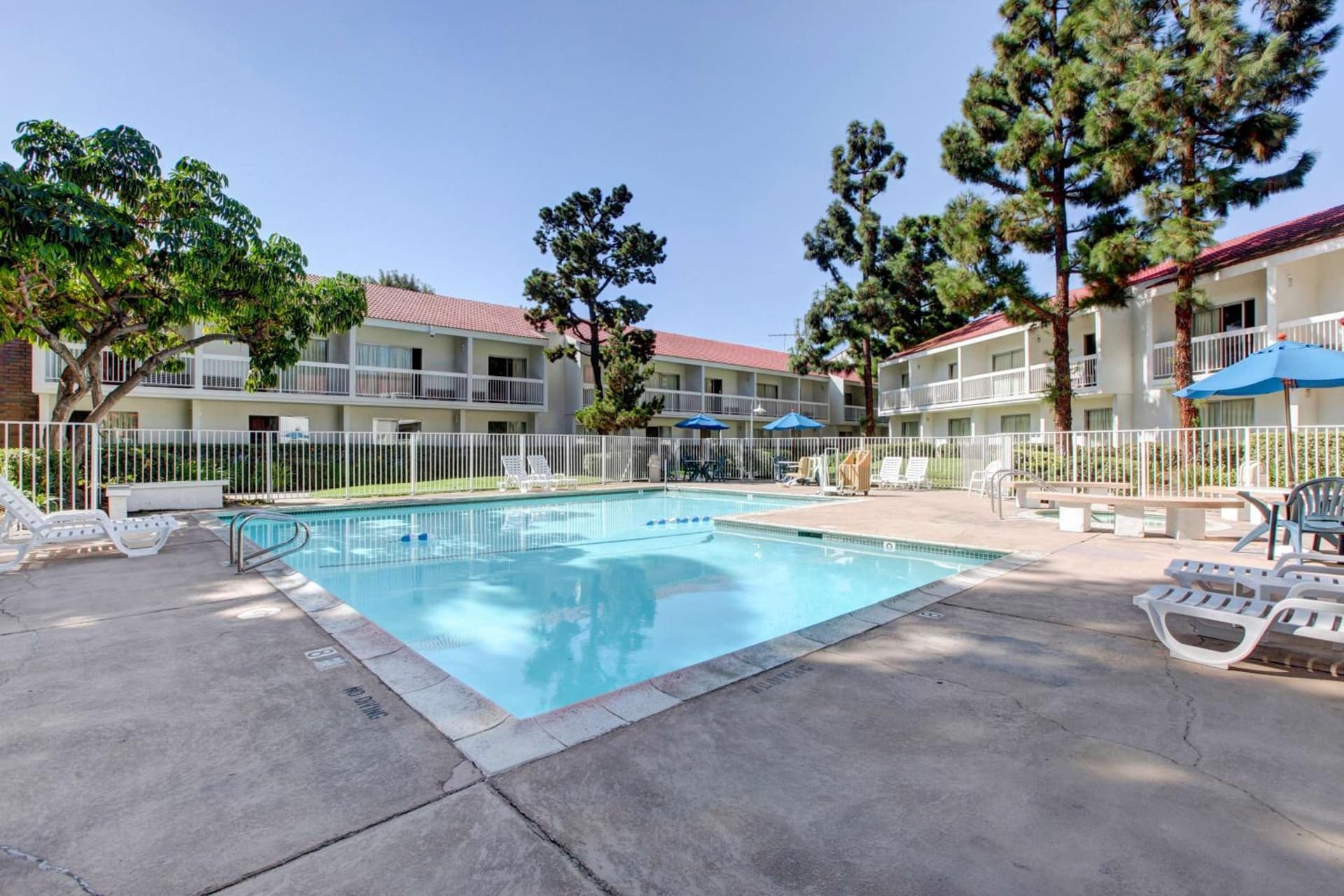 Motel 6-Santa Ana, CA - Irvine - Orange County Airport gallery photo in Santa Ana, CA — image 17