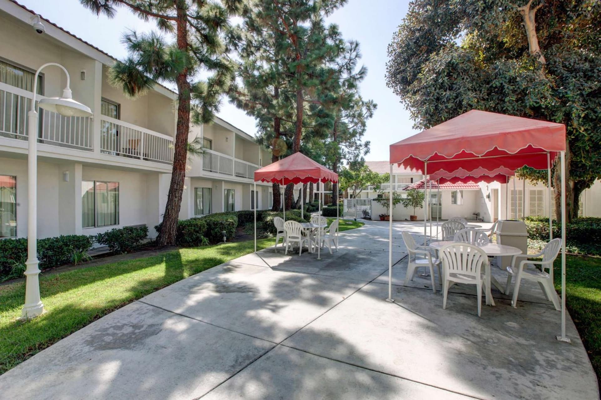 Motel 6-Santa Ana, CA - Irvine - Orange County Airport interior in Santa Ana, CA — gallery photo 2
