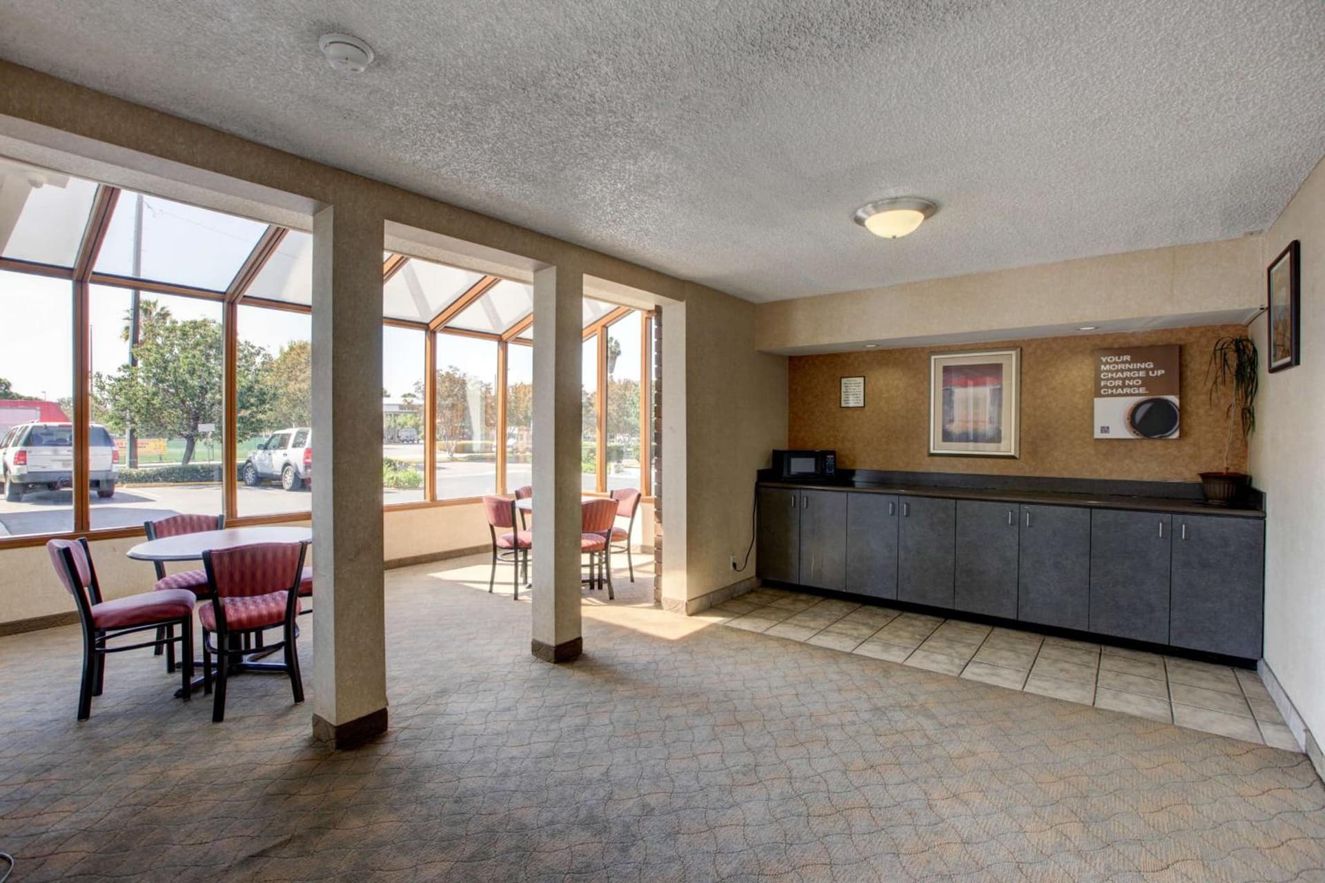 Motel 6-Santa Ana, CA - Irvine - Orange County Airport gallery photo in Santa Ana, CA — image 55